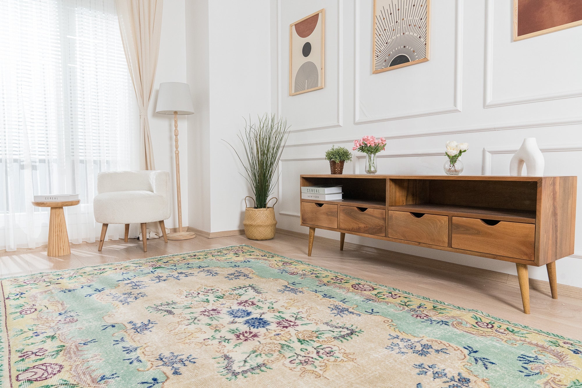 Octavie - Oriental Rug, Exquisite Antique Design