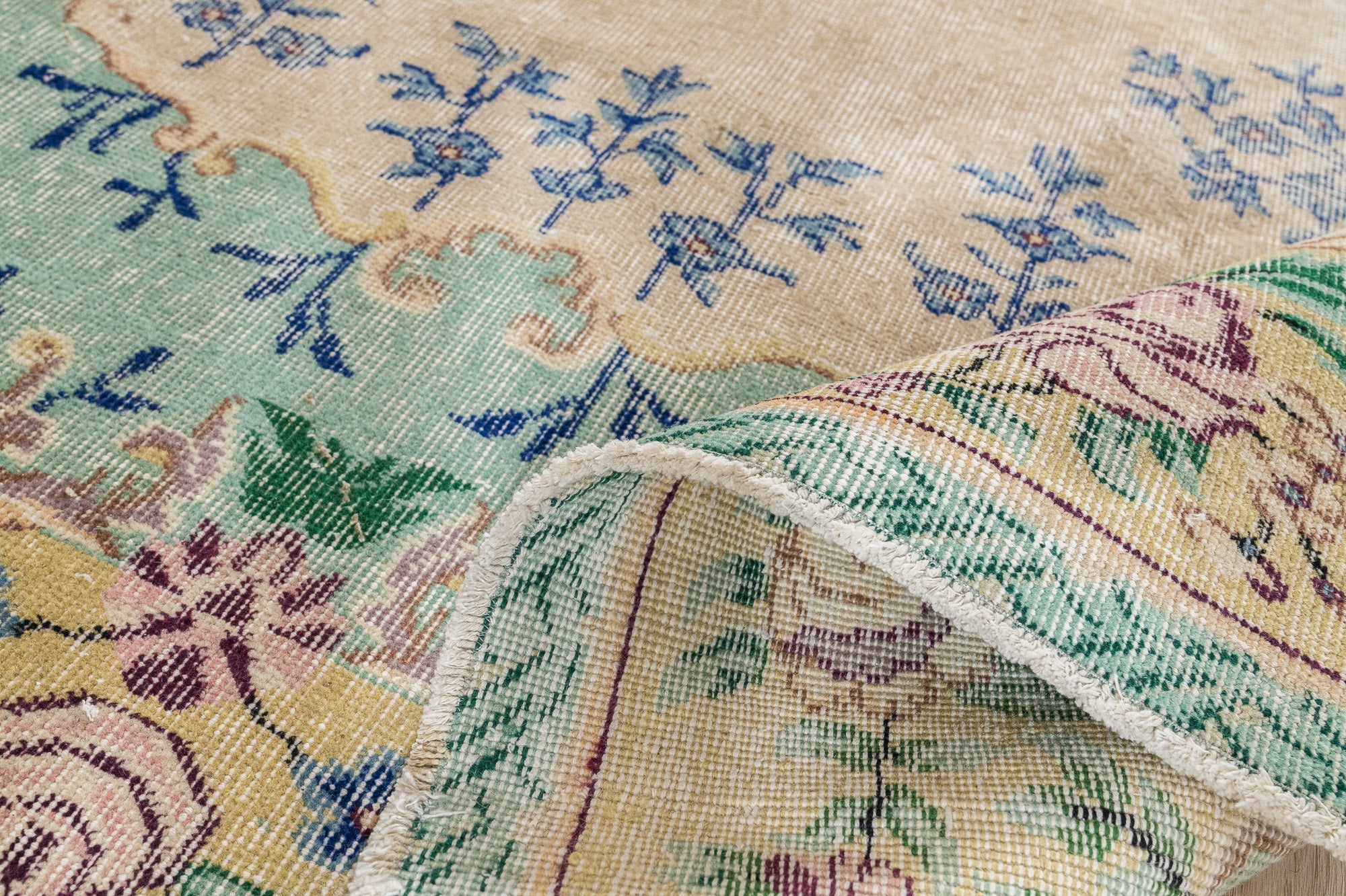 Octavie - Turkish Rug, Authentic and Vintage