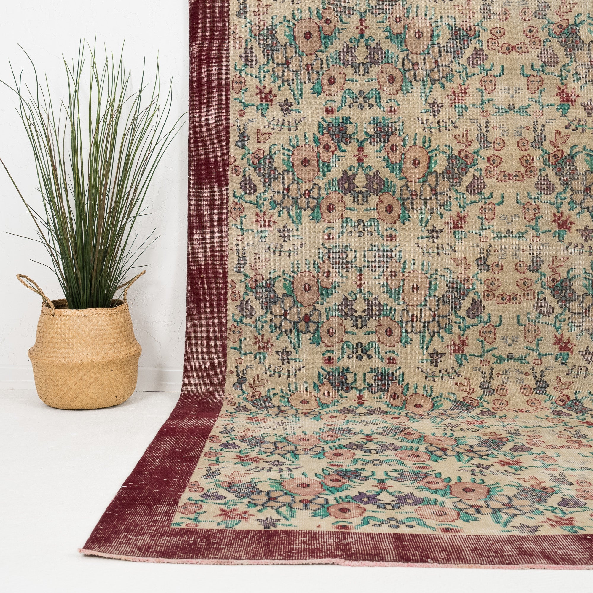 Thalirae - Vintage Turkish Area Rug