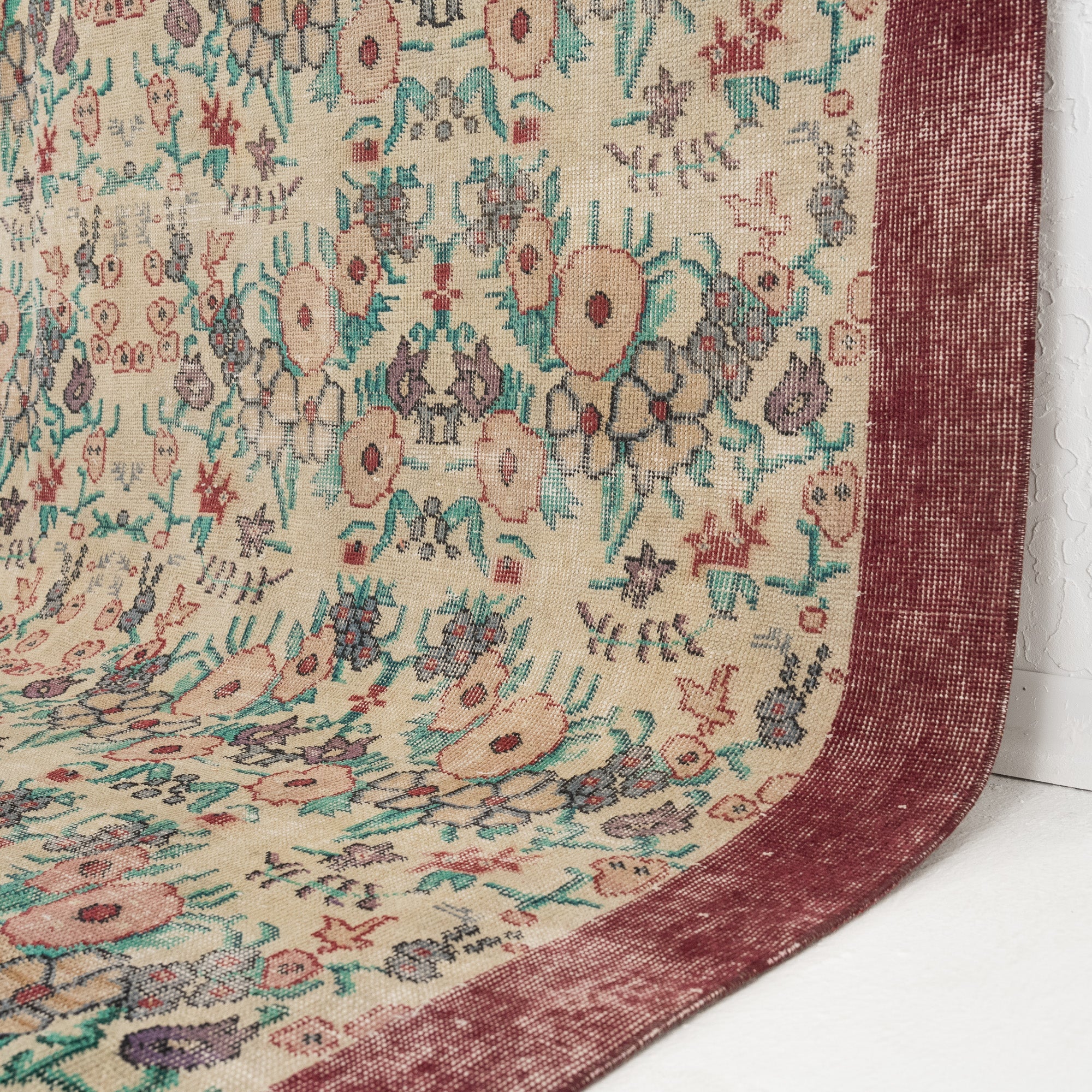 Thalirae - Vintage Turkish Area Rug