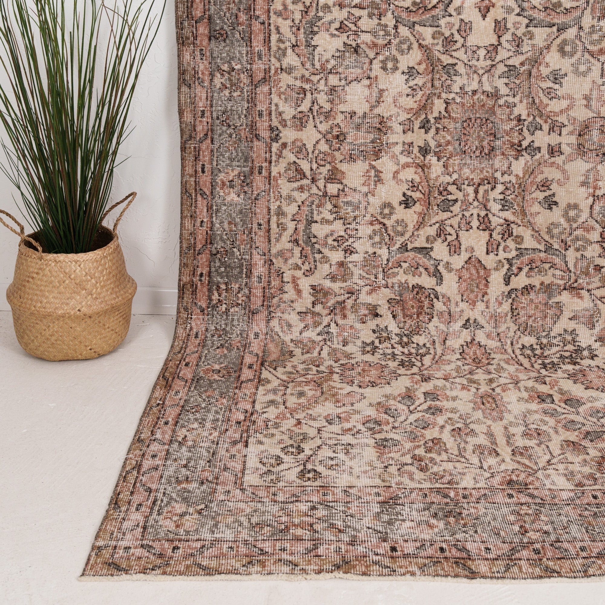Floral 5x10 Beige Rug