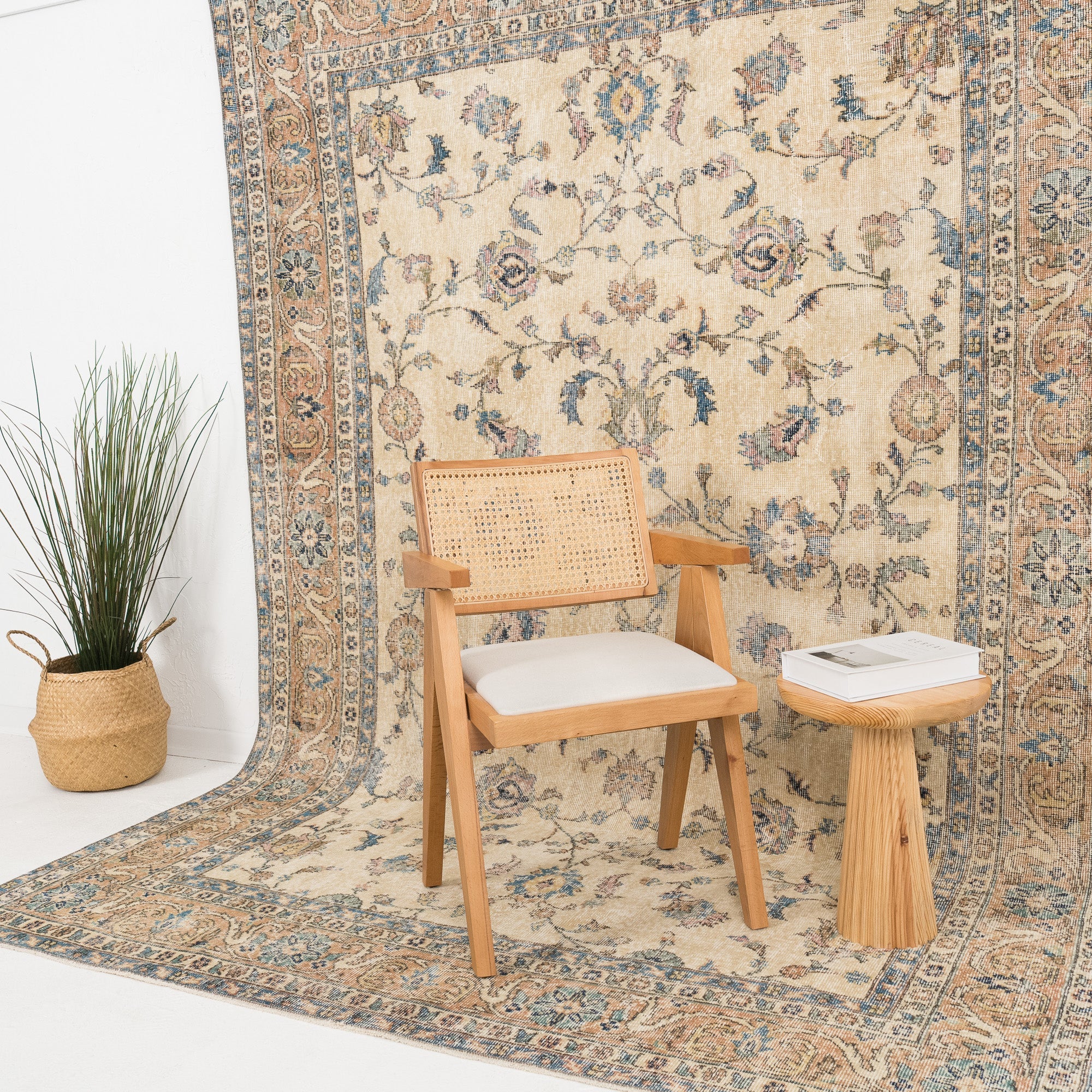 Daevina - Vintage Turkish Area Rug