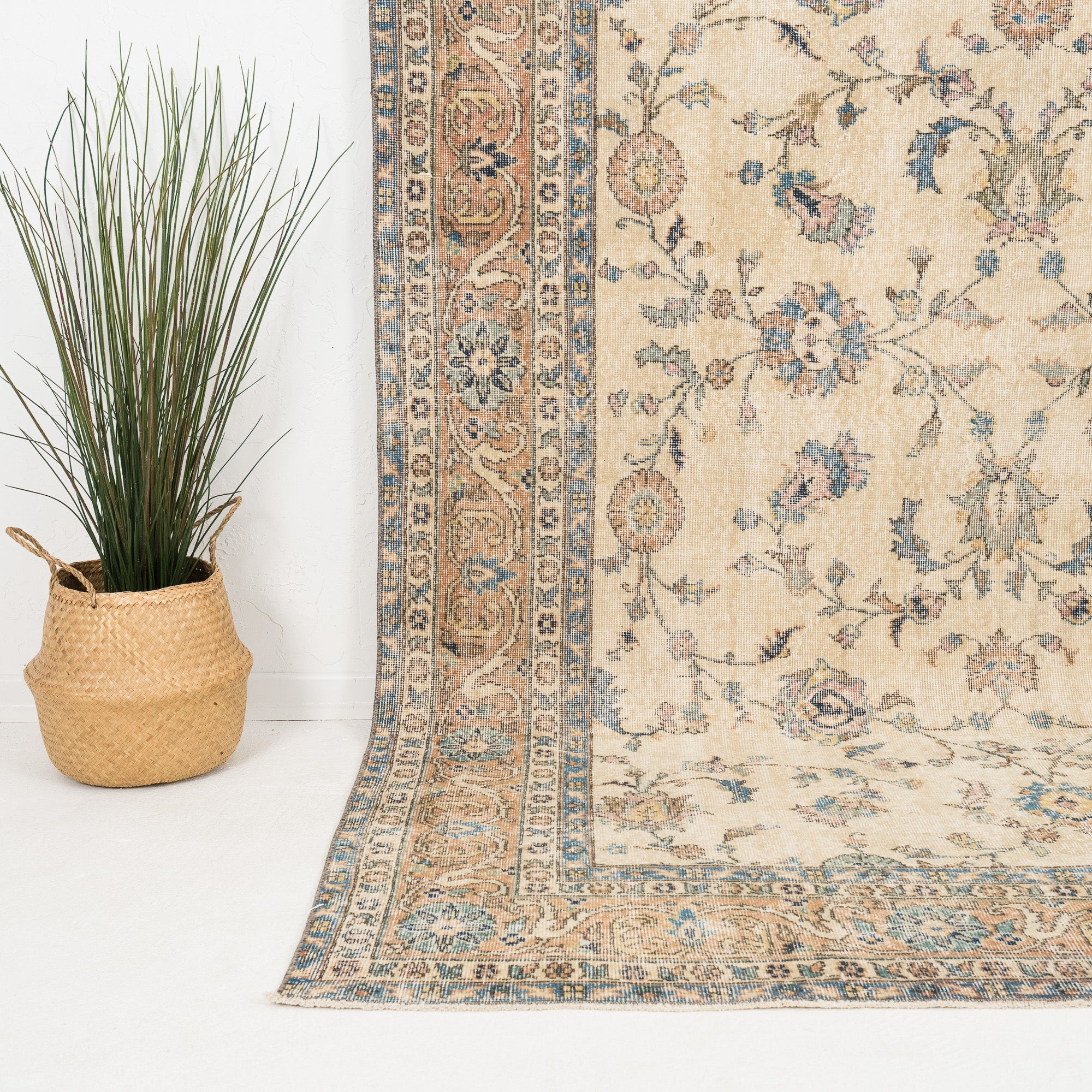 Daevina - Vintage Turkish Area Rug