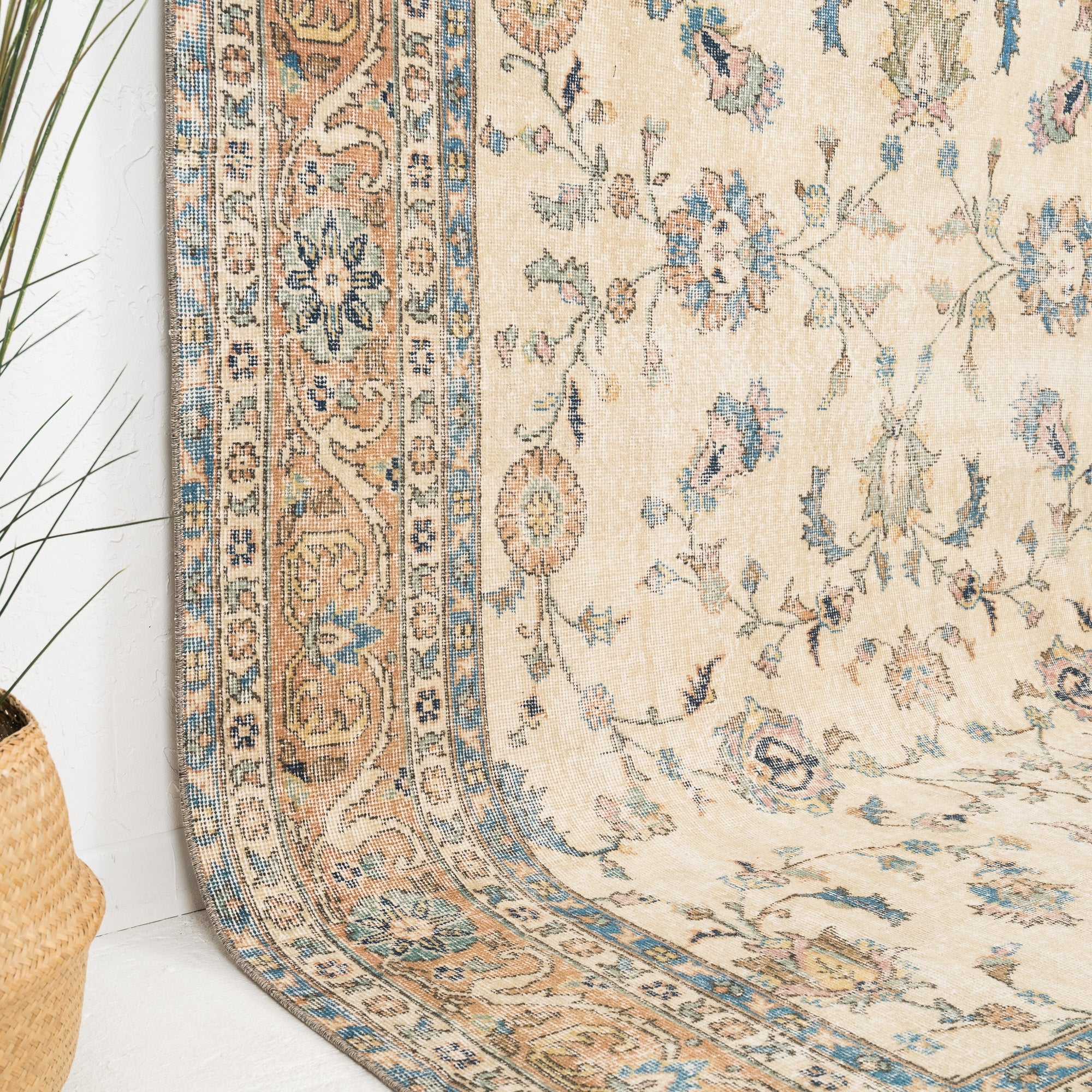 Daevina - Vintage Turkish Area Rug