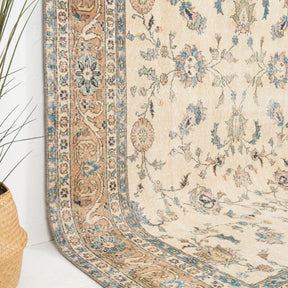 Daevina - Vintage Turkish Area Rug