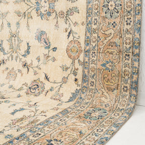 Daevina - Vintage Turkish Area Rug