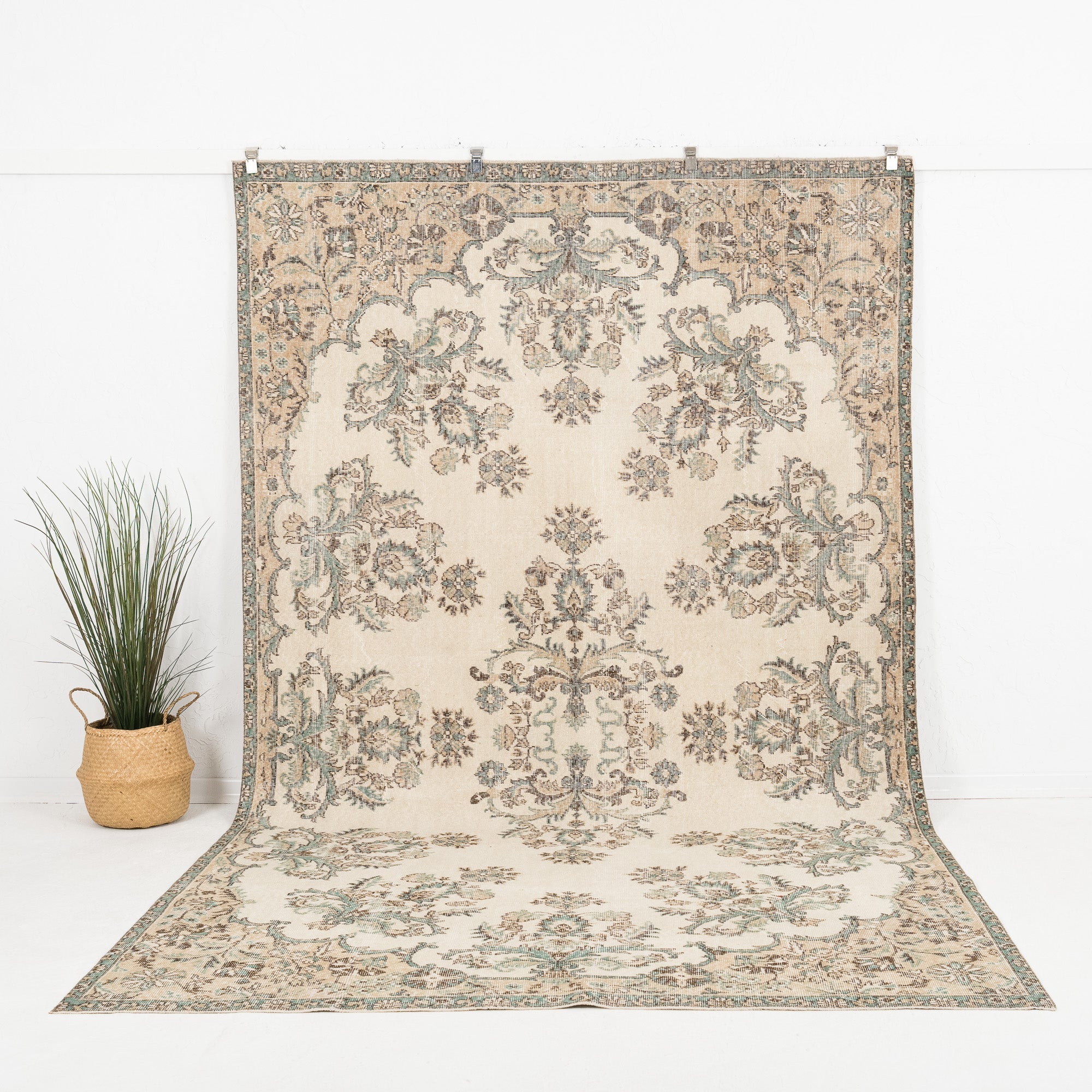 Vaelina - Vintage Turkish Area Rug