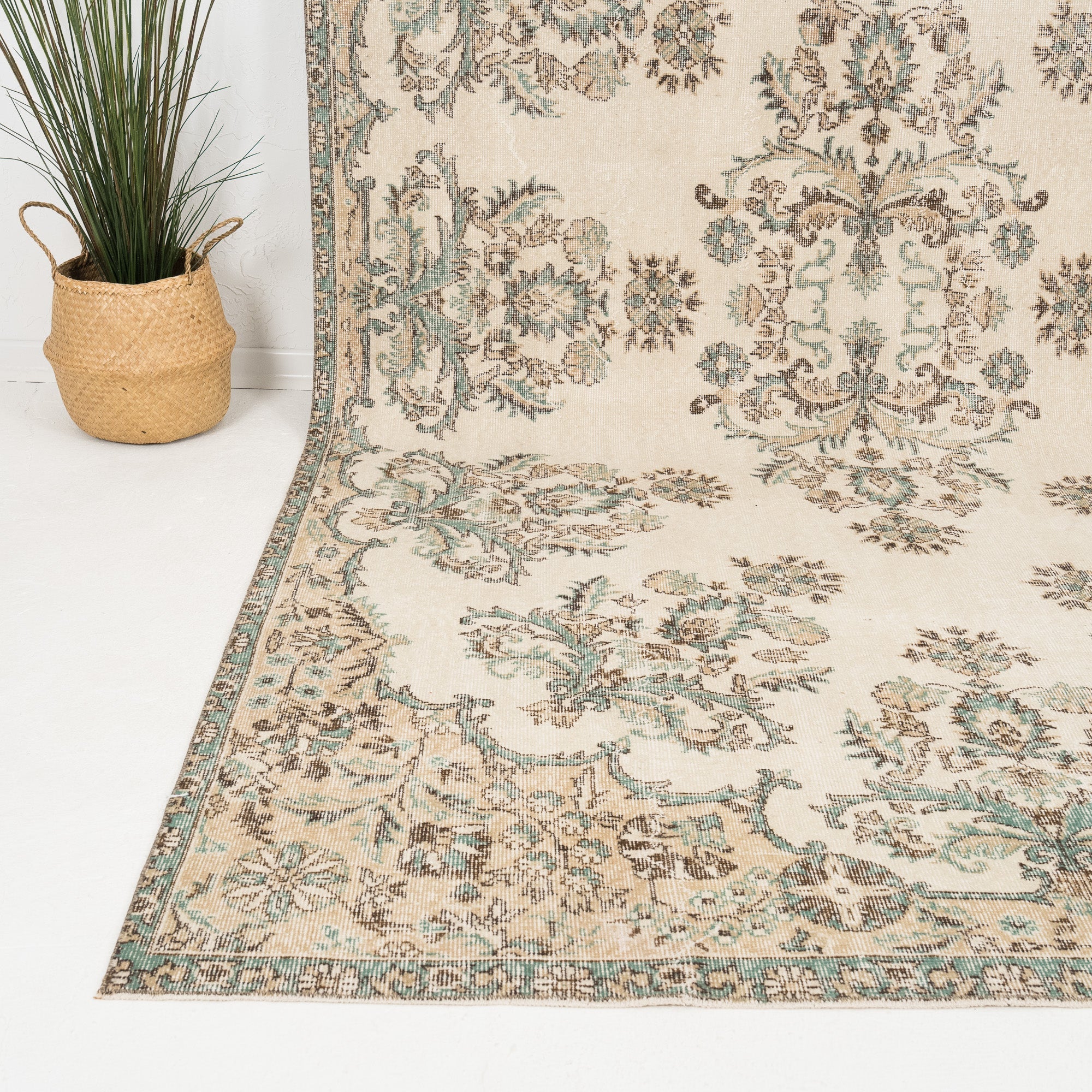 Vaelina - Vintage Turkish Area Rug