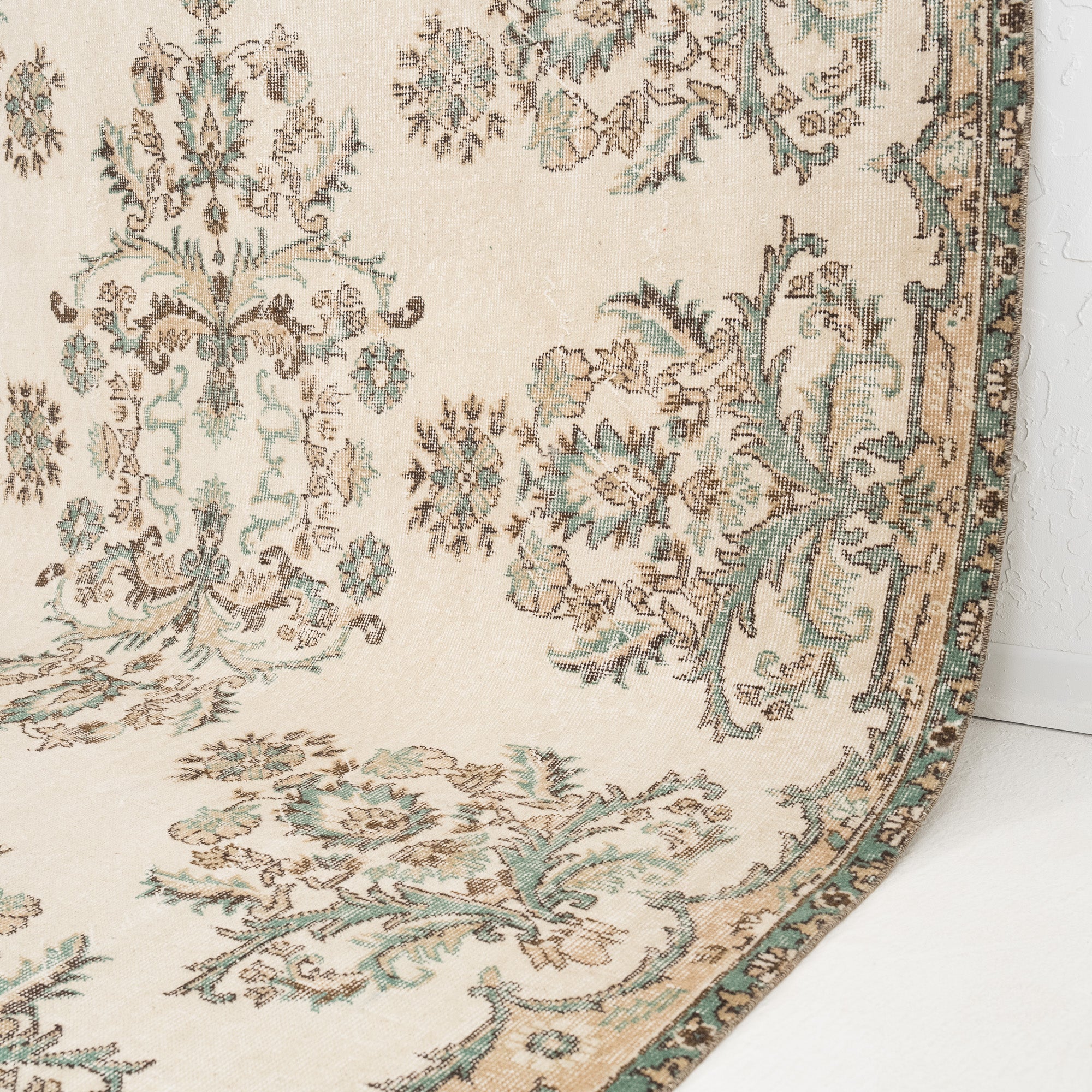 Vaelina - Vintage Turkish Area Rug