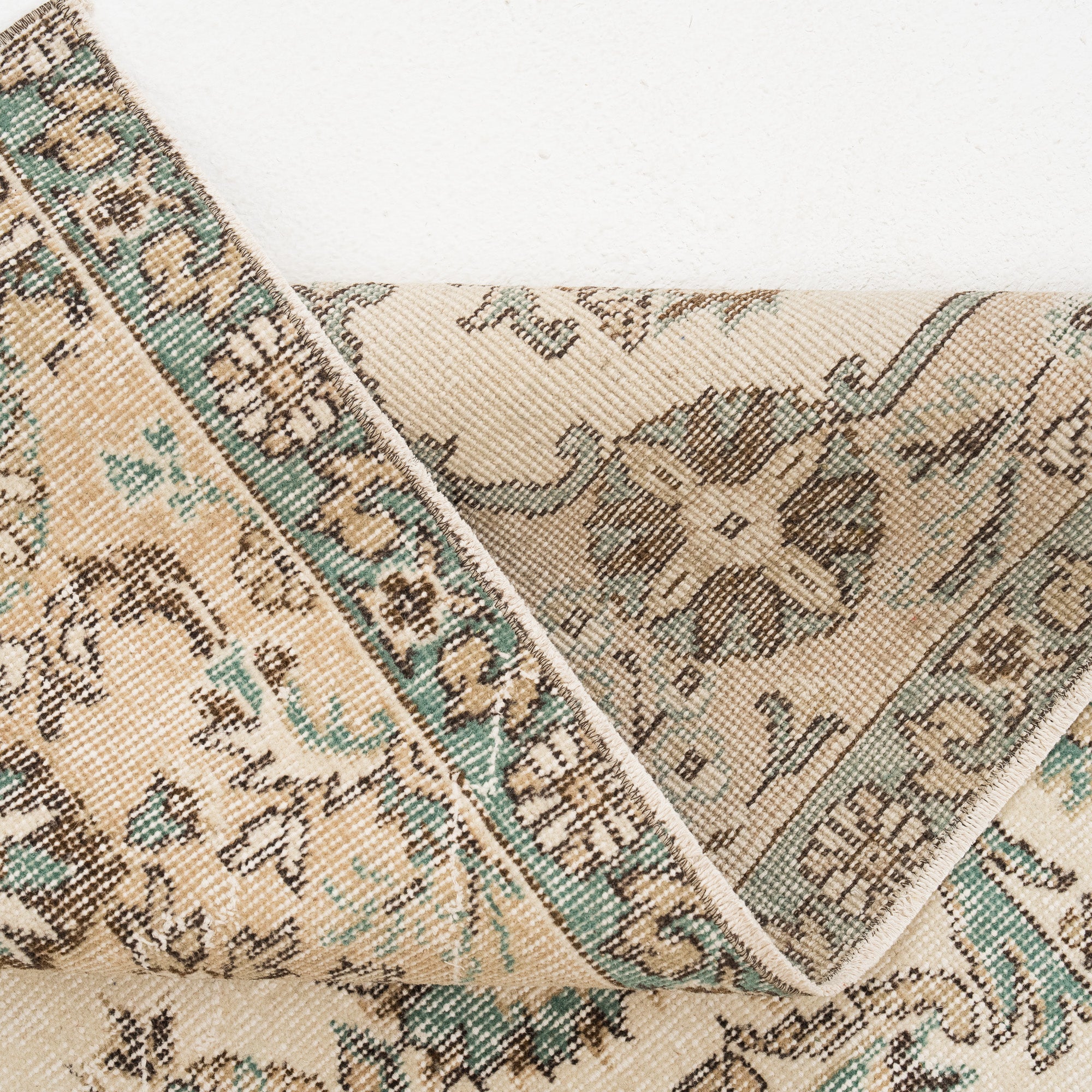 Vaelina - Vintage Turkish Area Rug