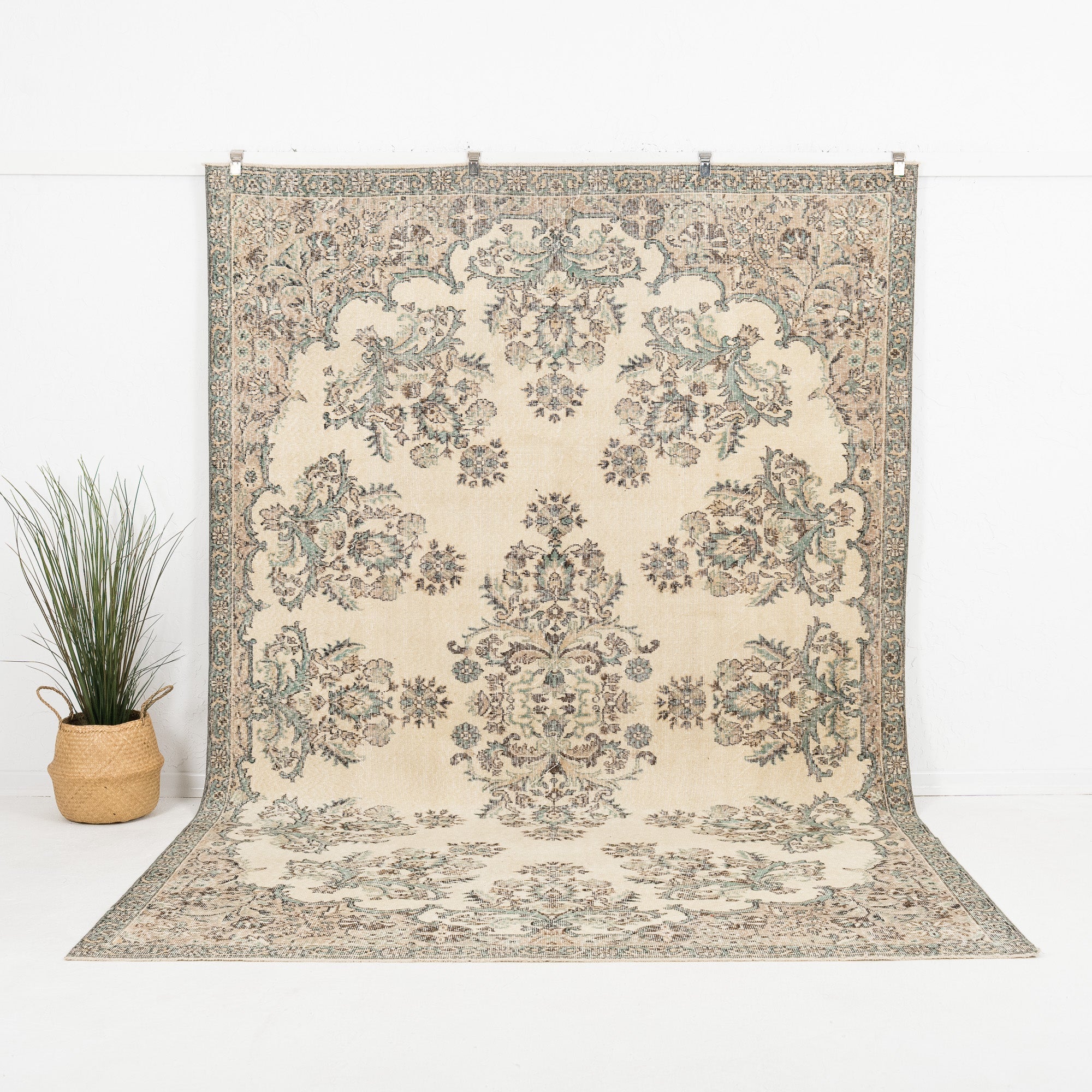 Serenique - Vintage Turkish Area Rug