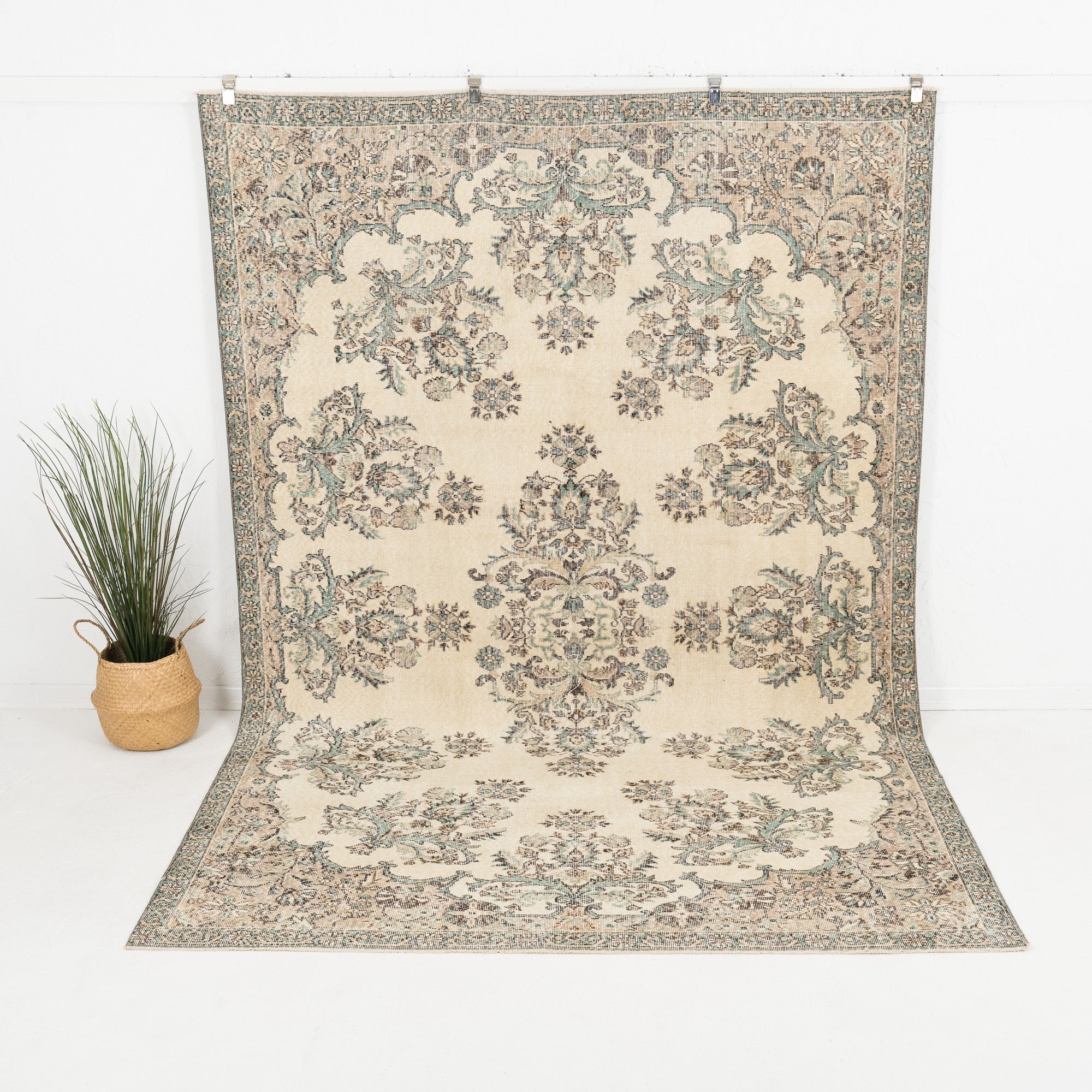 Serenique - Vintage Turkish Area Rug