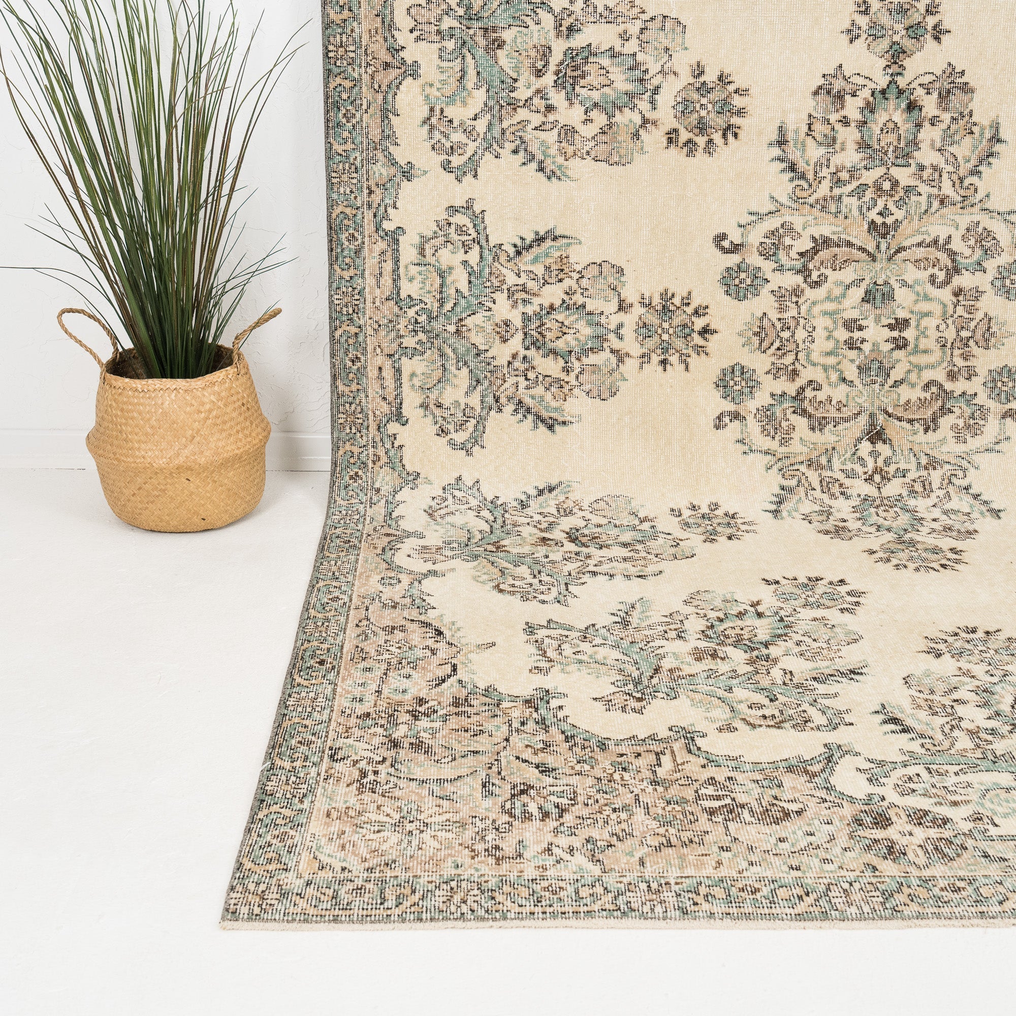 Serenique - Vintage Turkish Area Rug