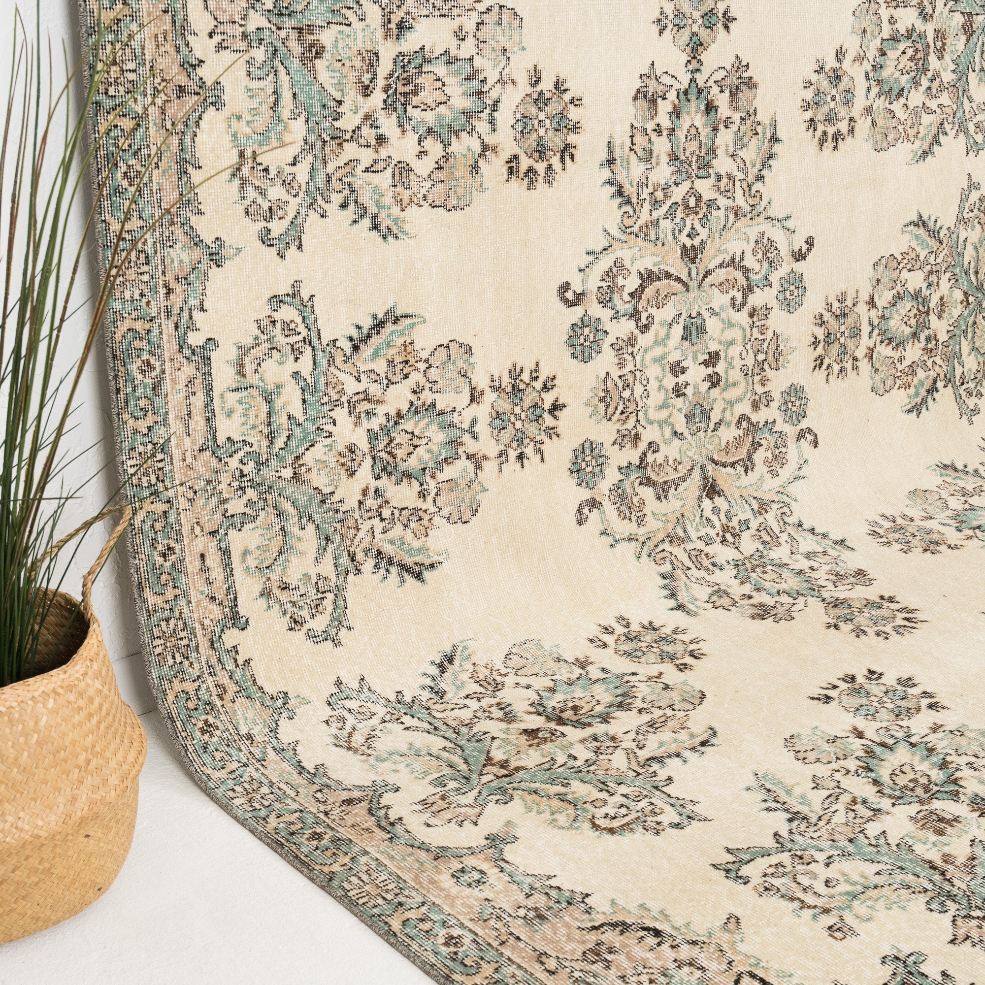 Serenique - Vintage Turkish Area Rug