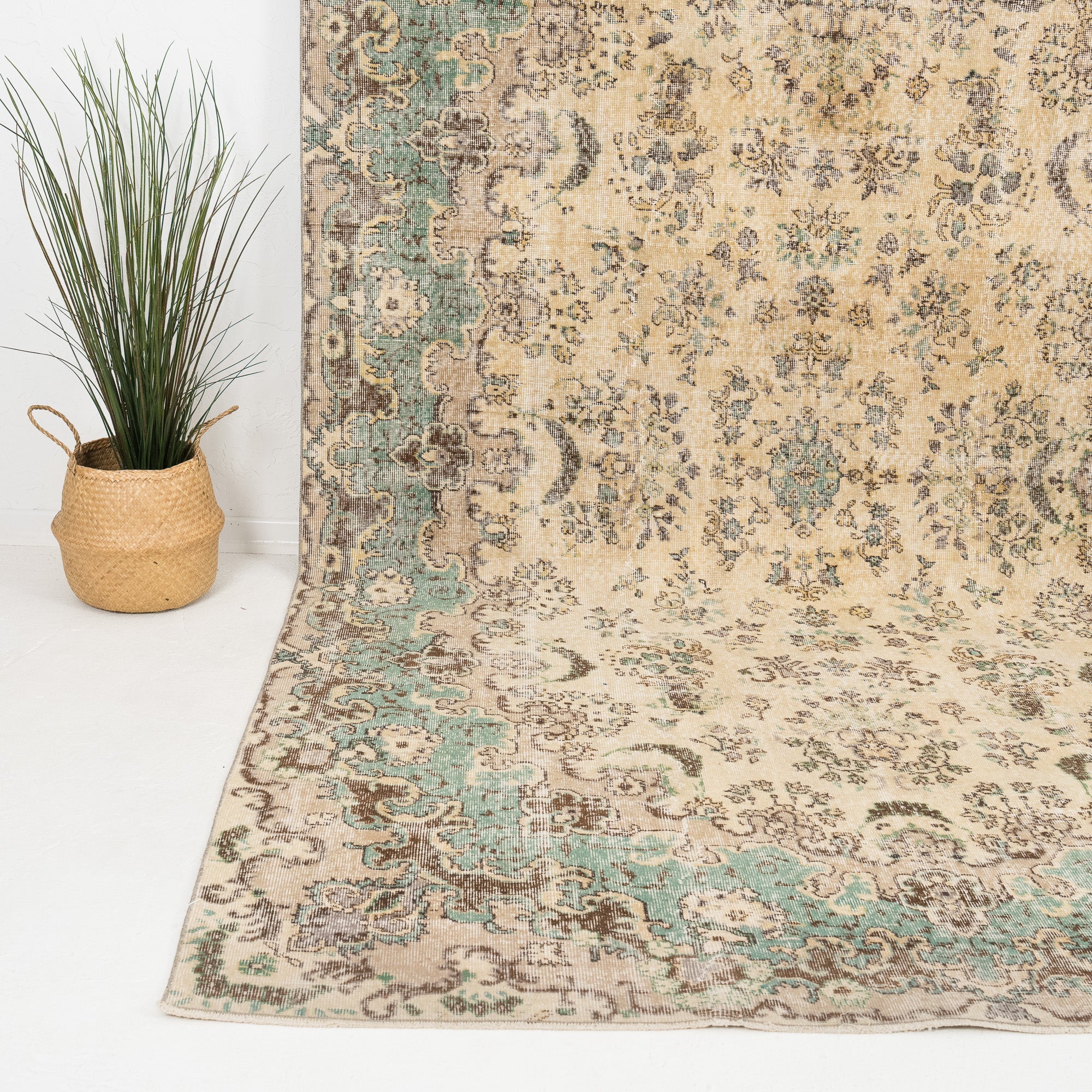 Yseline - Vintage Turkish Area Rug