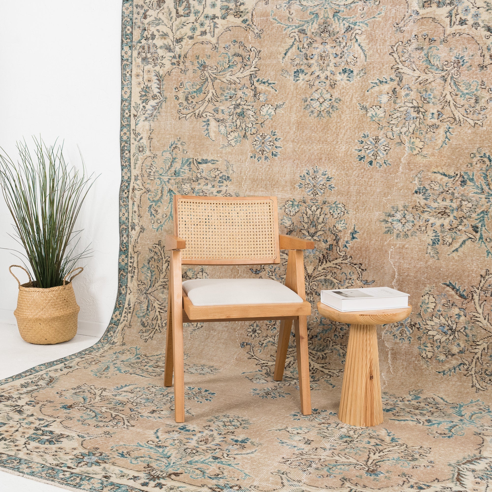 Kasirya - Vintage Turkish Area Rug