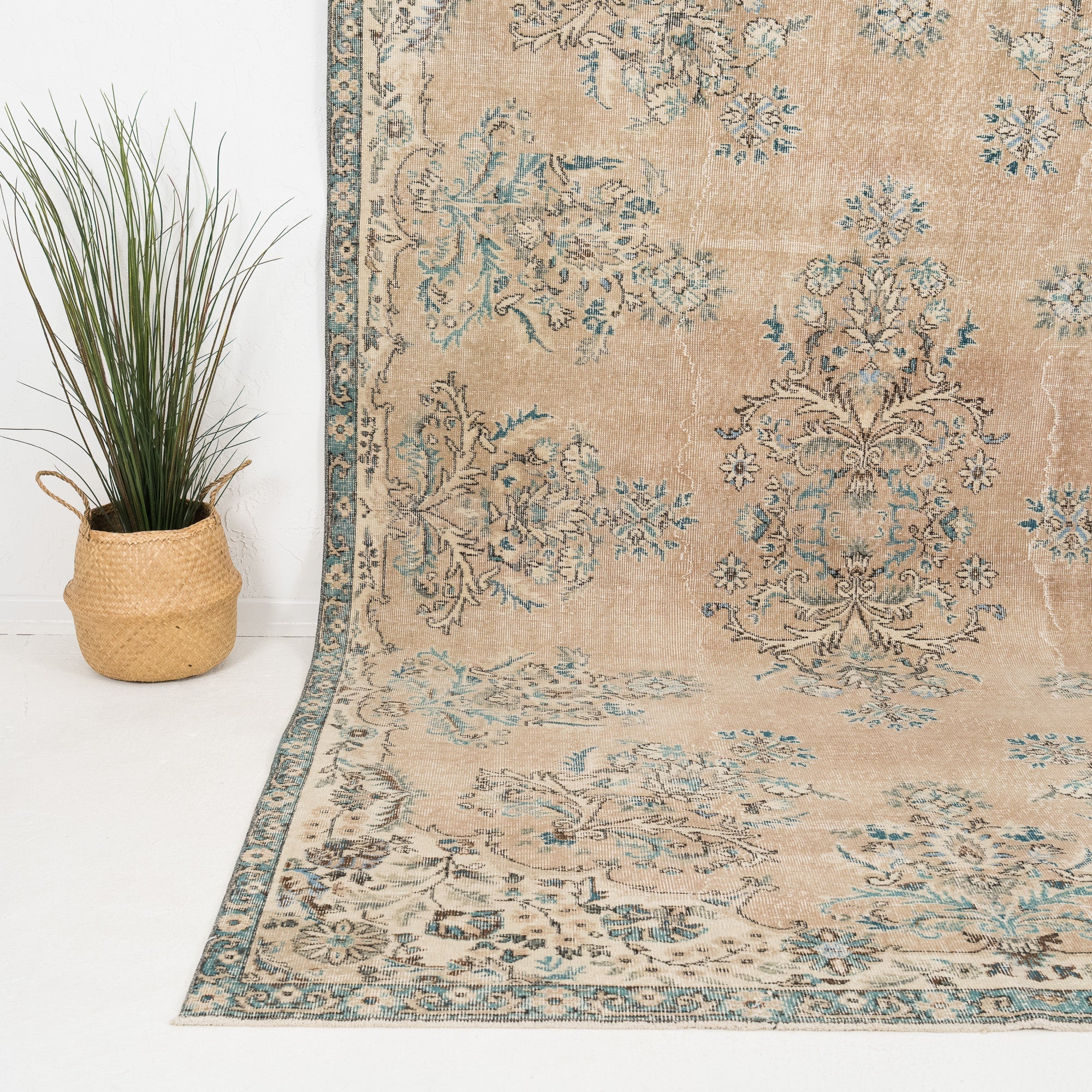 Kasirya - Vintage Turkish Area Rug