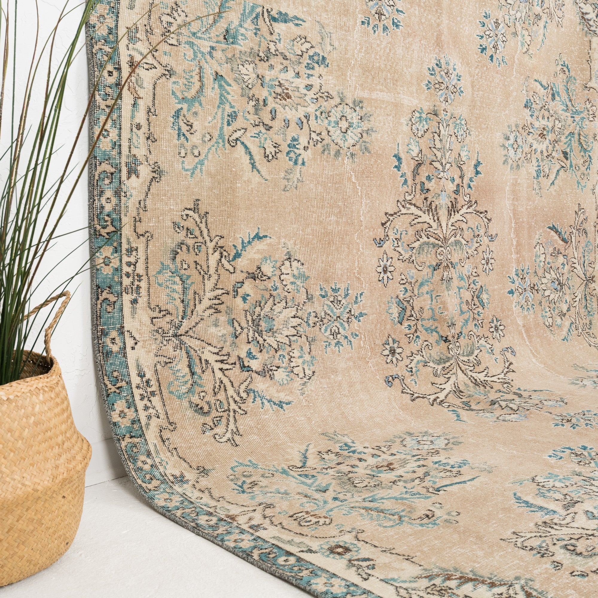Kasirya - Vintage Turkish Area Rug