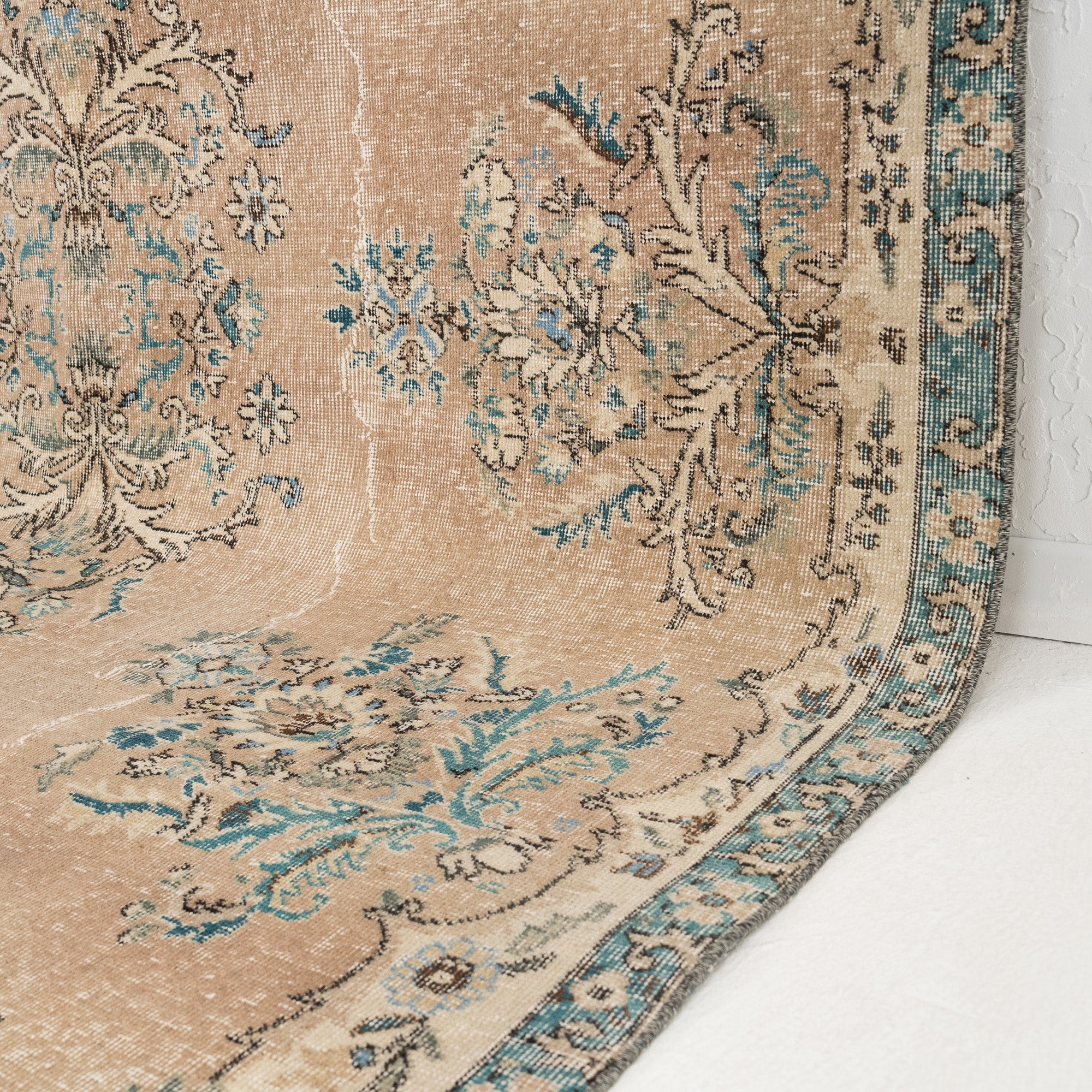 Kasirya - Vintage Turkish Area Rug