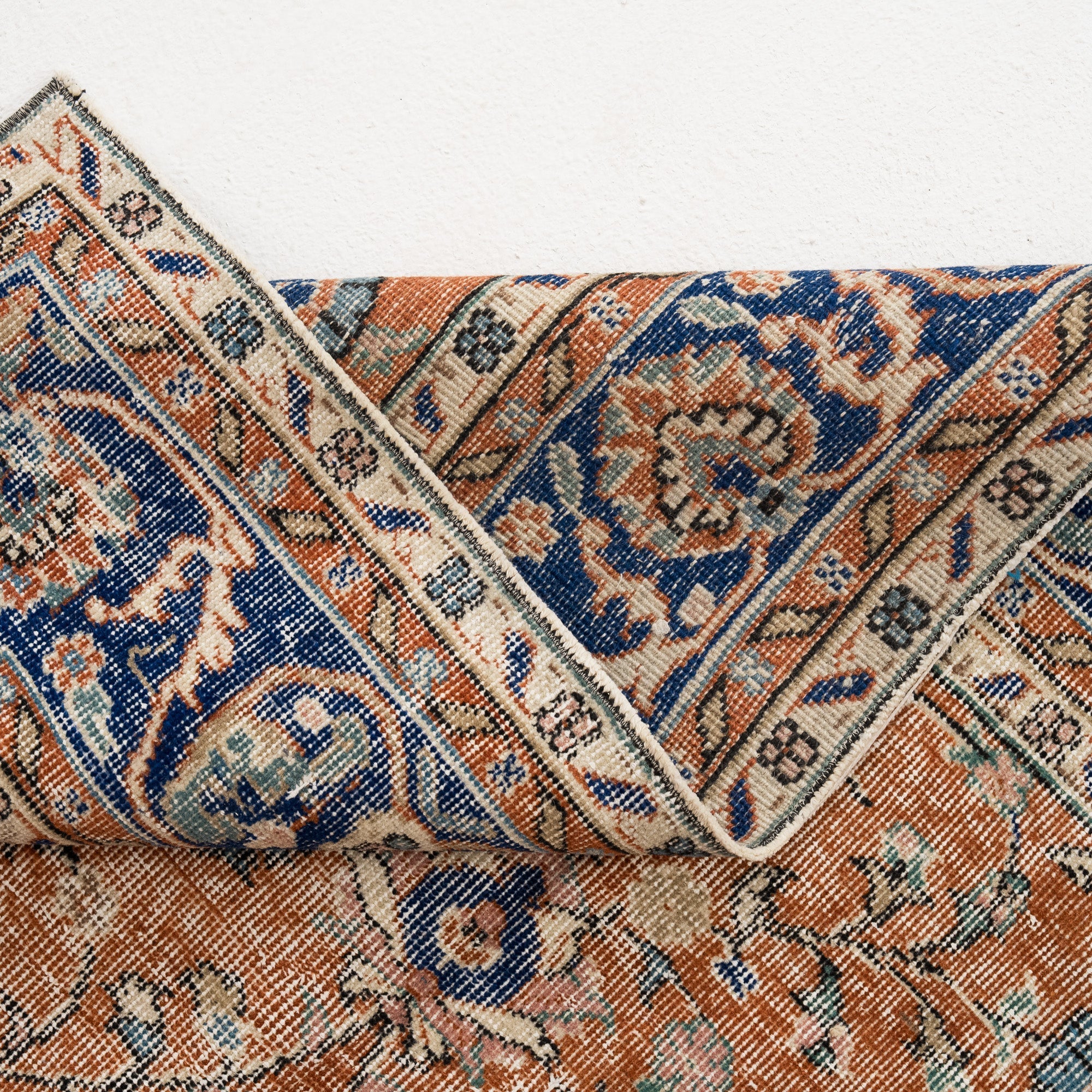 Elsinarae - Vintage Turkish Area Rug