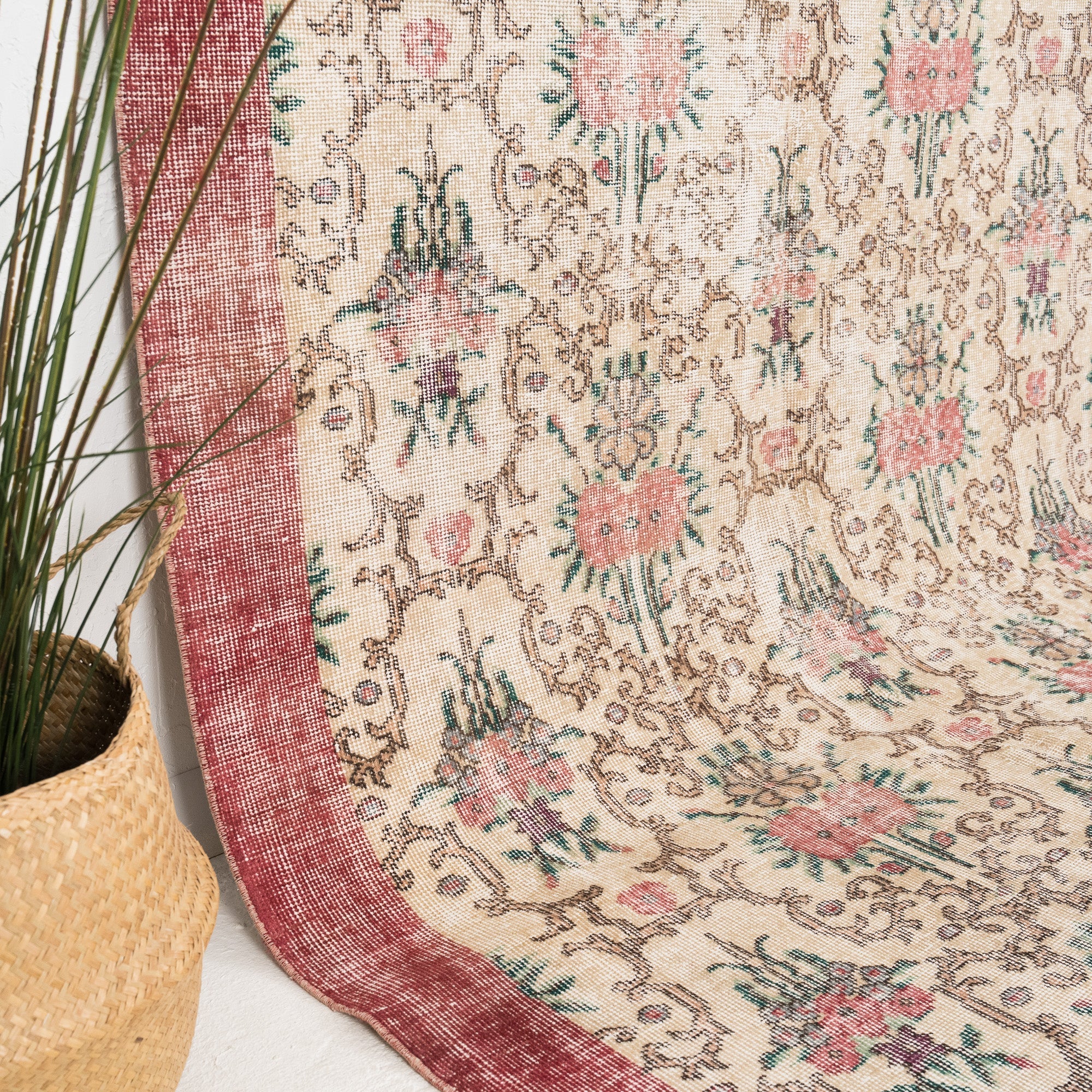 Arisynna - Vintage Turkish Area Rug
