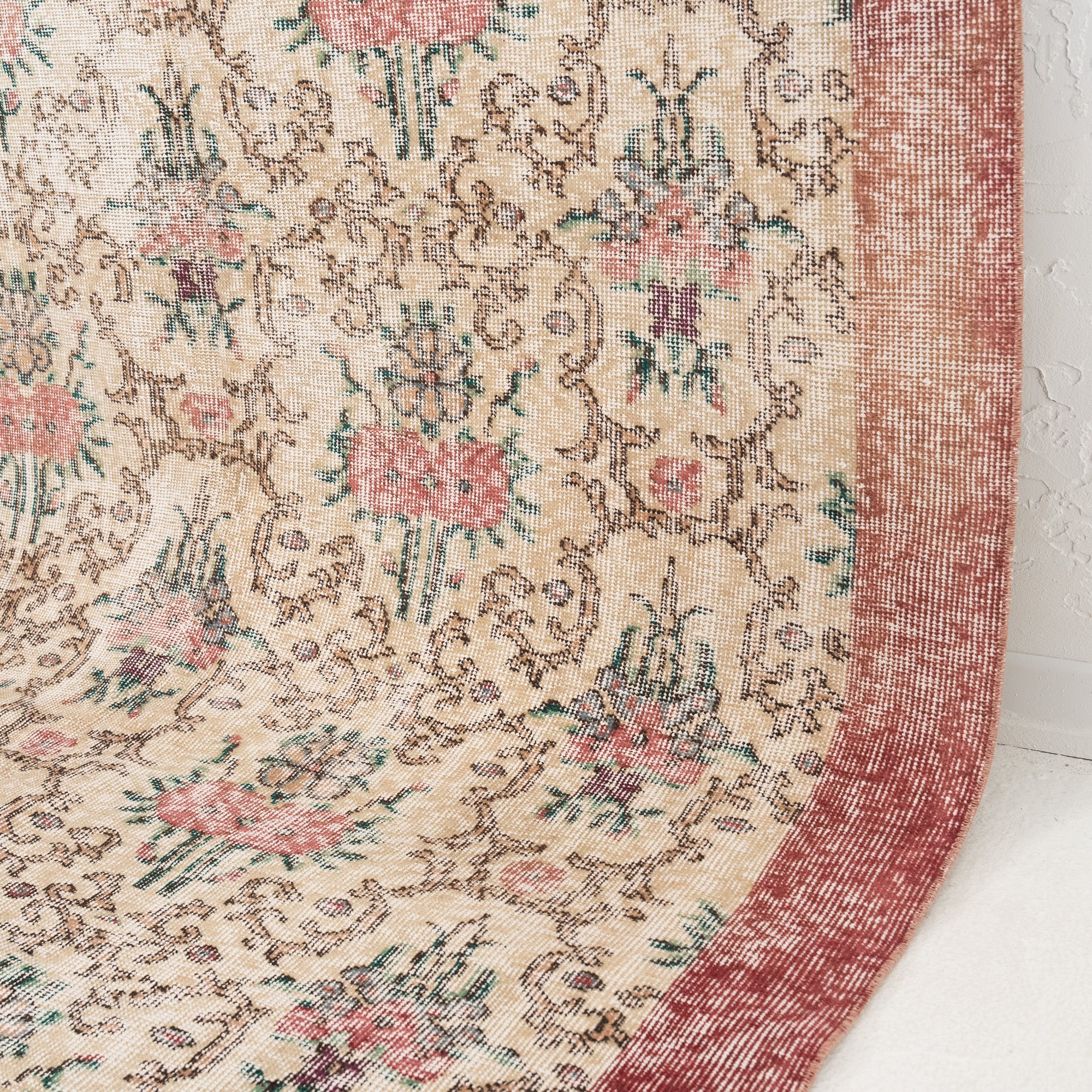 Arisynna - Vintage Turkish Area Rug
