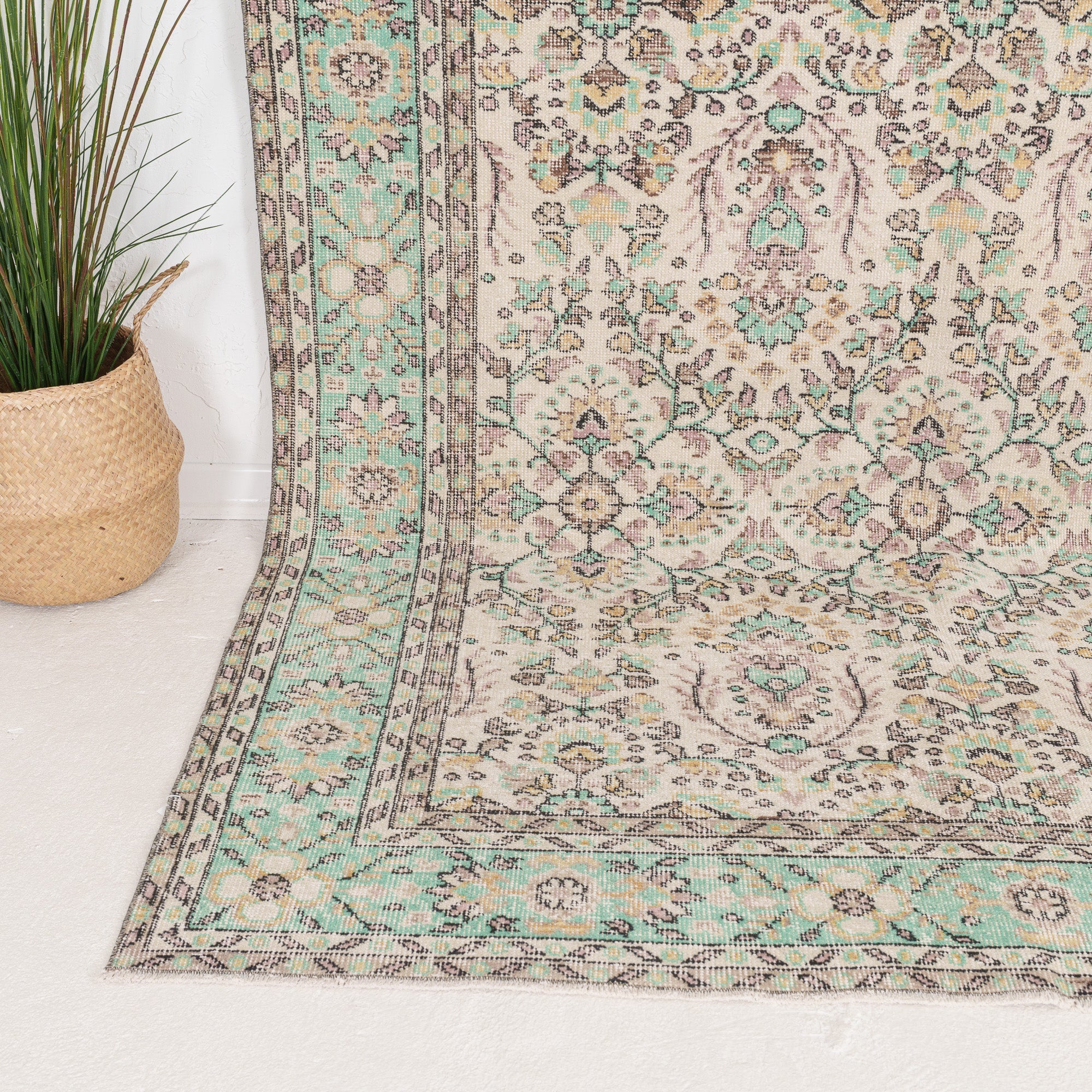 Delinine - Vintage Turkish Area Rug