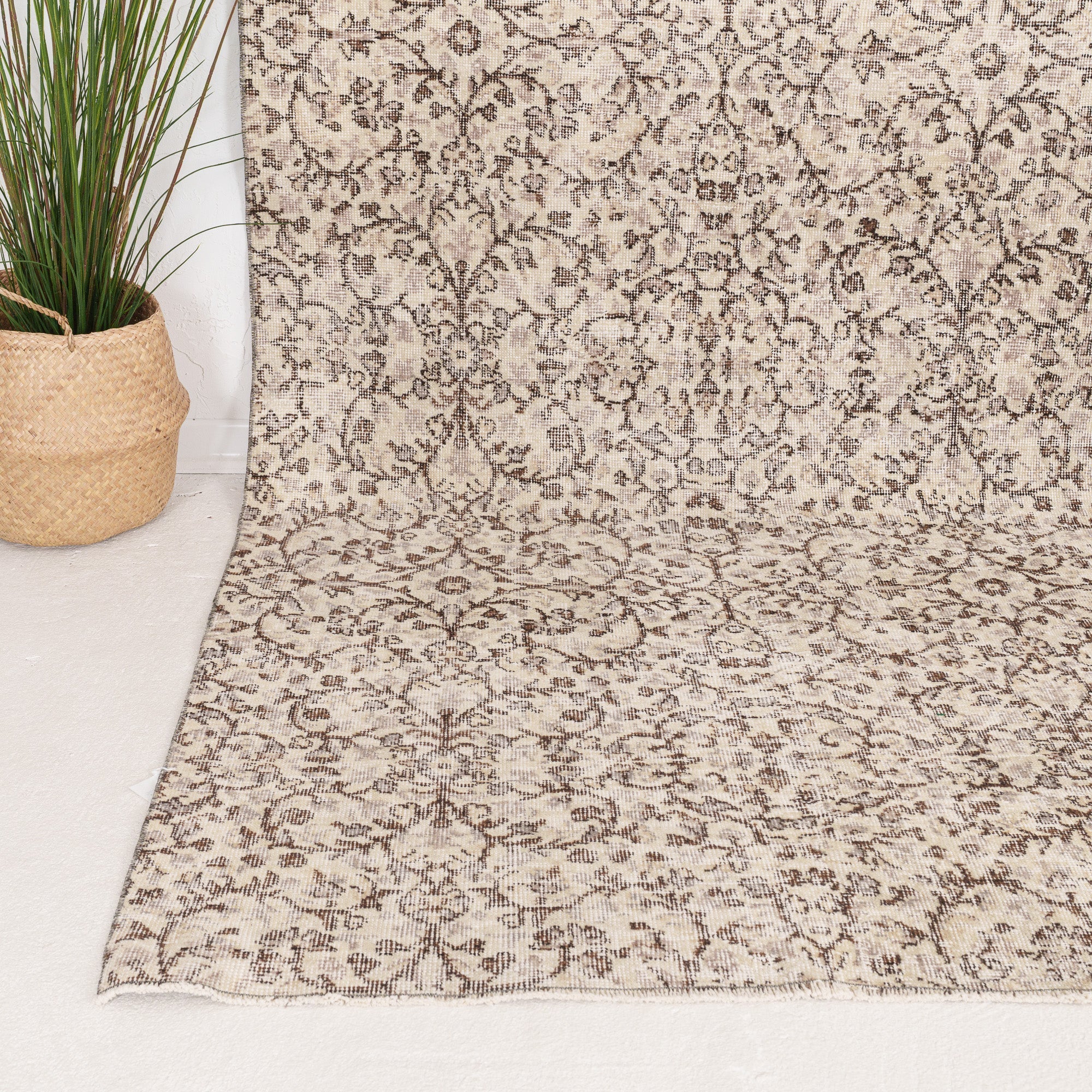 Amdiria - Vintage Turkish Area Rug