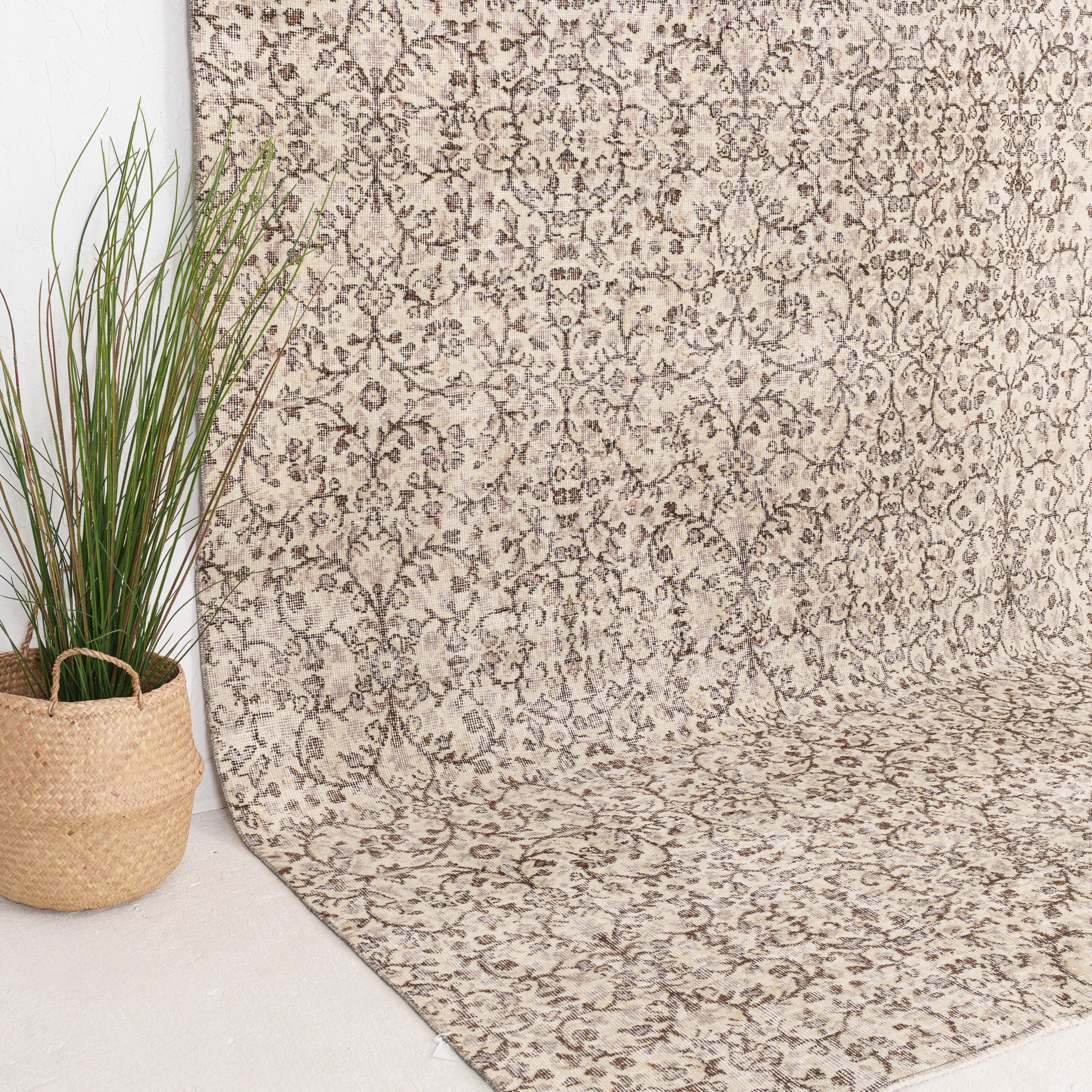 Amdiria - Vintage Turkish Area Rug