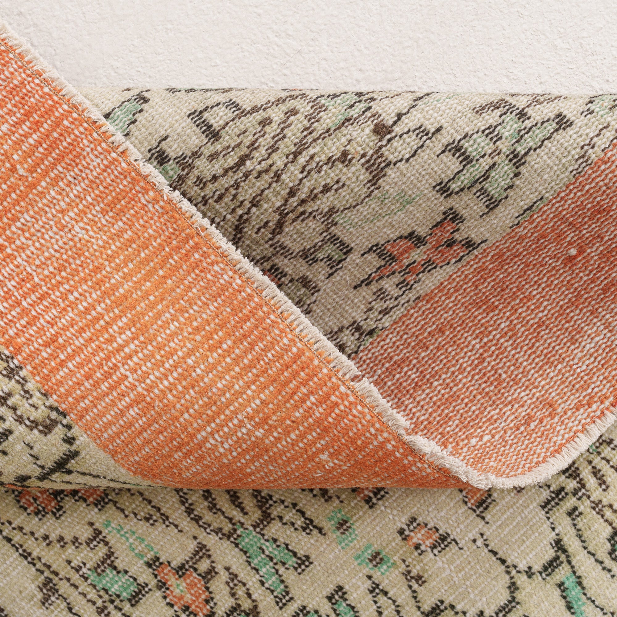 Xaerisess - Vintage Turkish Area Rug