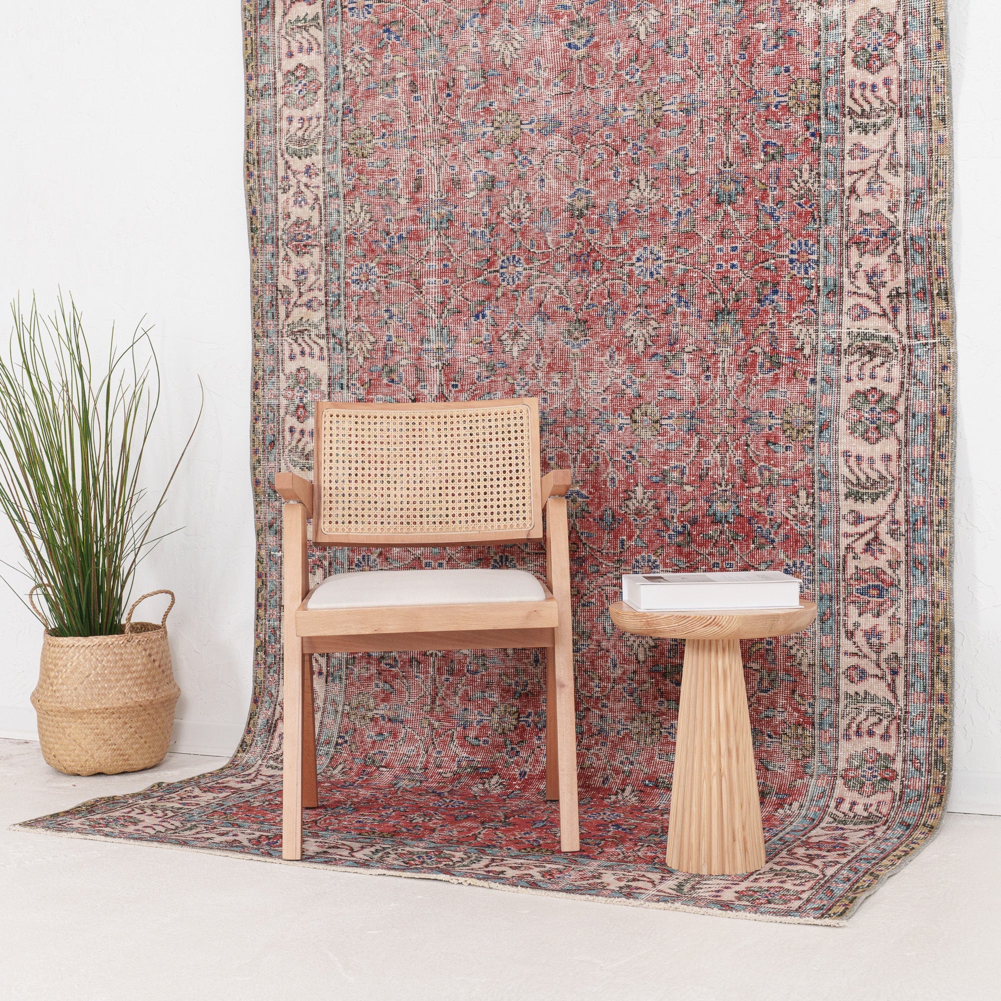 Xaerisaria - Vintage Turkish Area Rug