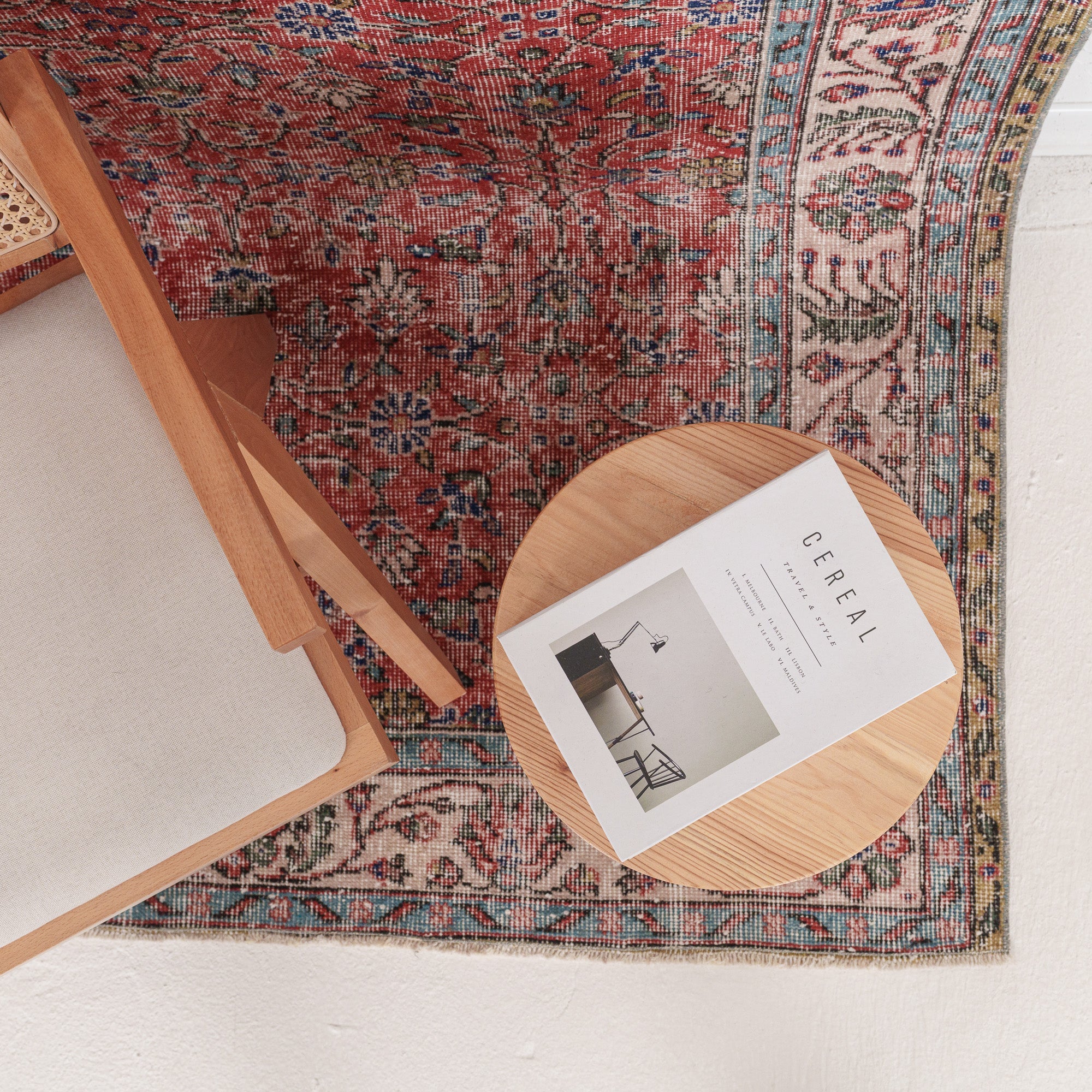 Xaerisaria - Vintage Turkish Area Rug