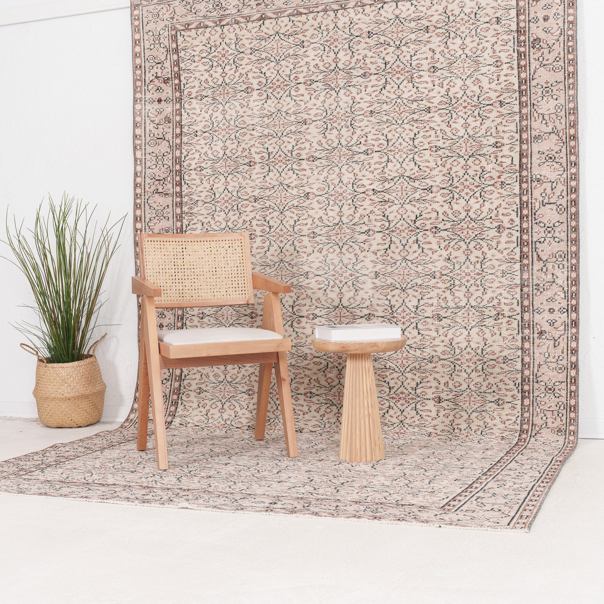 Yaelisis - Vintage Turkish Area Rug