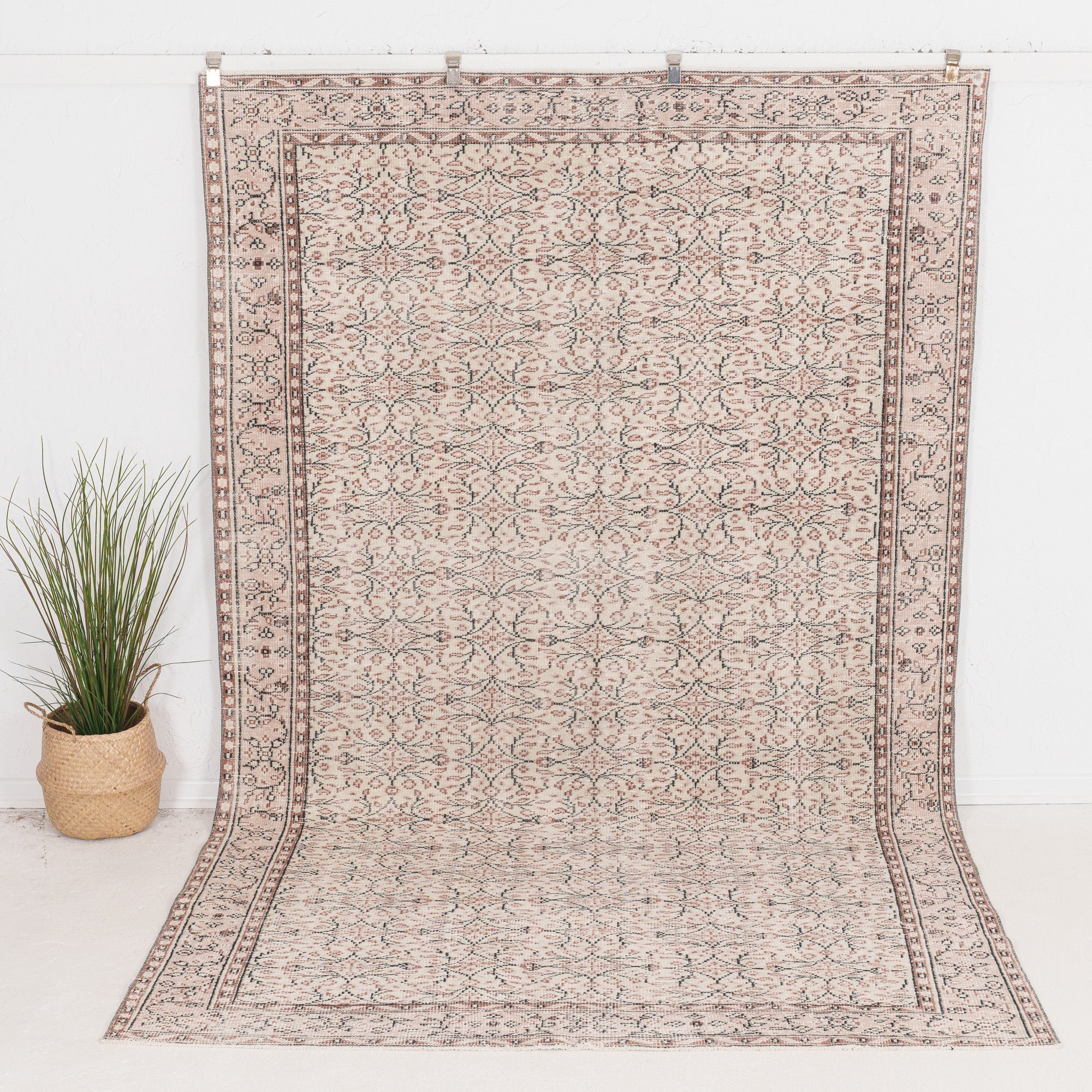 Yaelisis - Vintage Turkish Area Rug