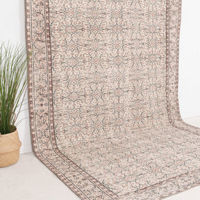 Yaelisis - Vintage Turkish Area Rug