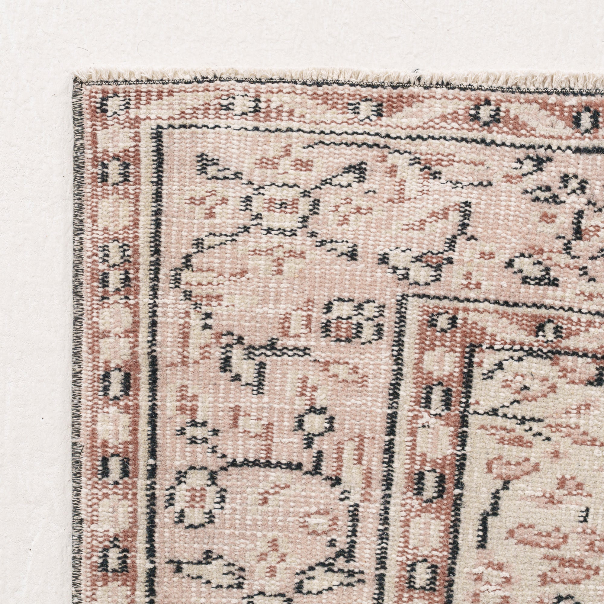 Yaelisis - Vintage Turkish Area Rug