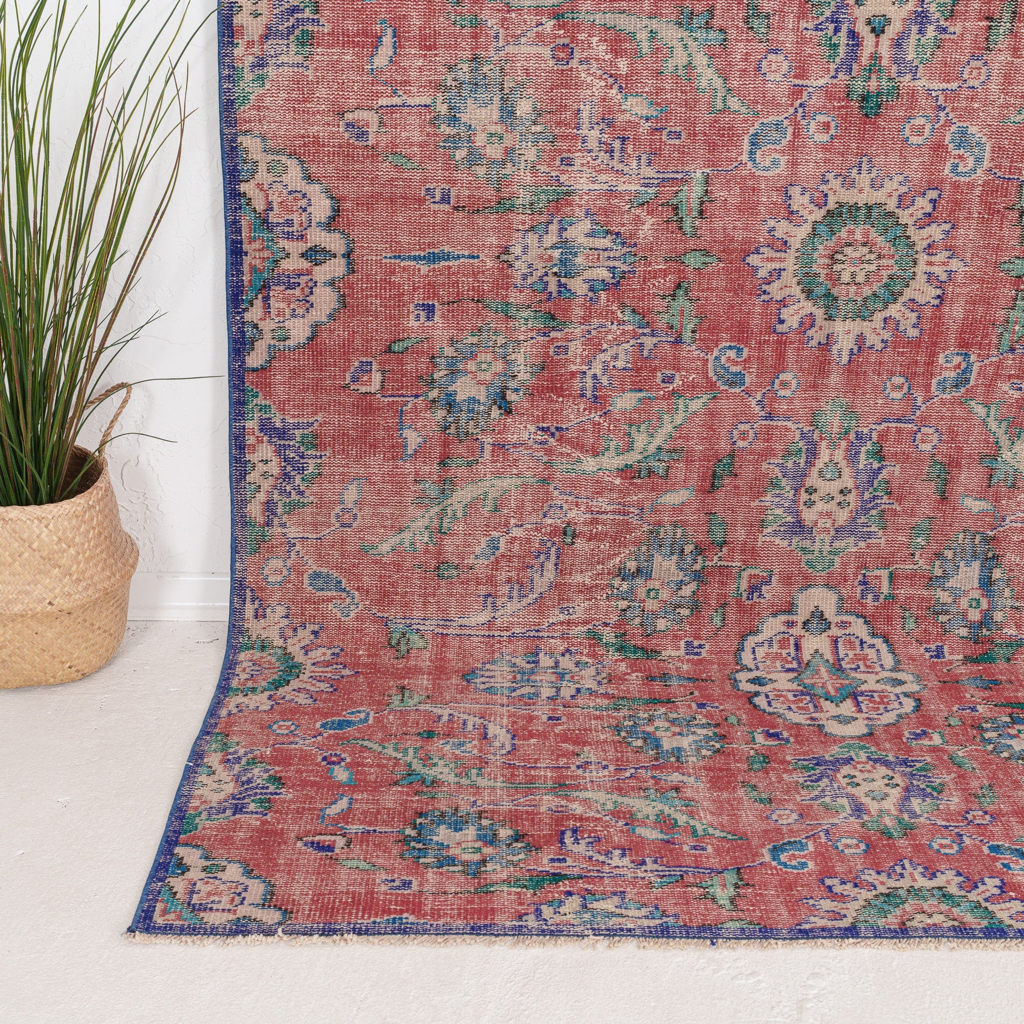 Zaerinia - Vintage Turkish Area Rug