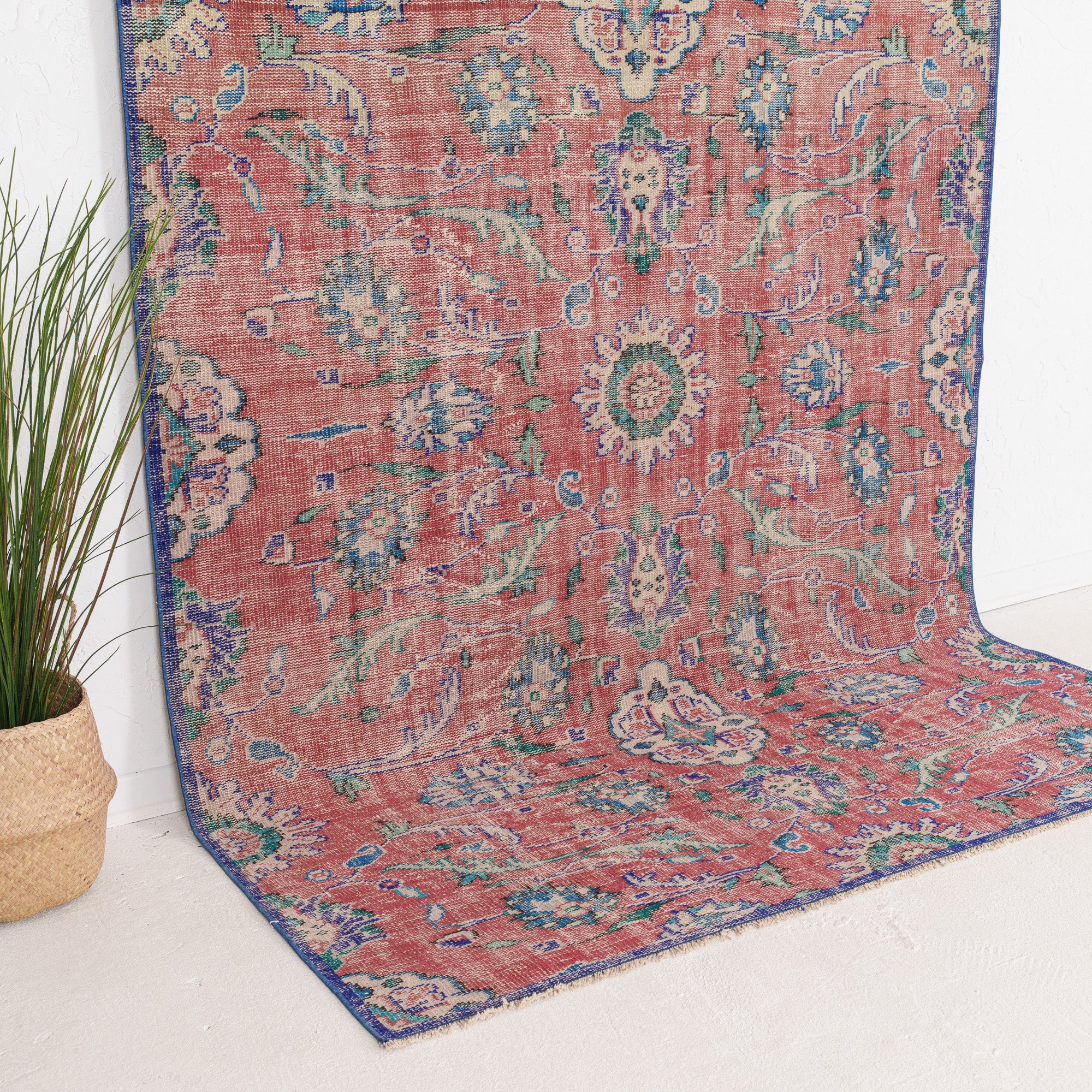 Zaerinia - Vintage Turkish Area Rug