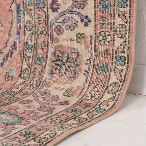 Xaerisena - Vintage Turkish Area Rug