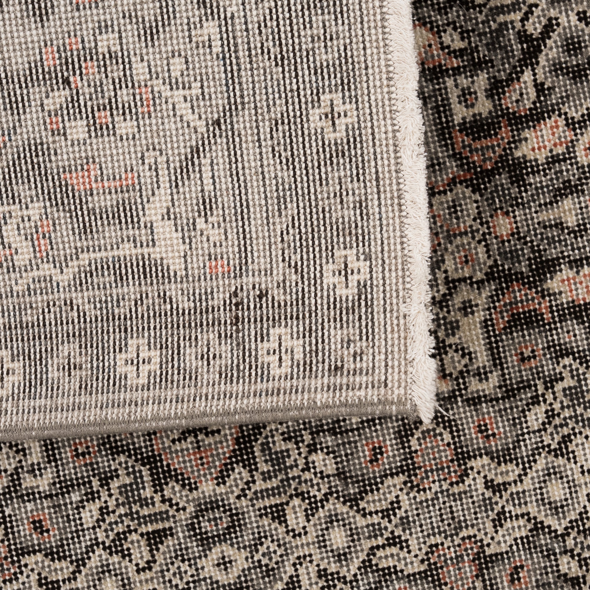 Karilisse - Vintage Turkish Small Rug