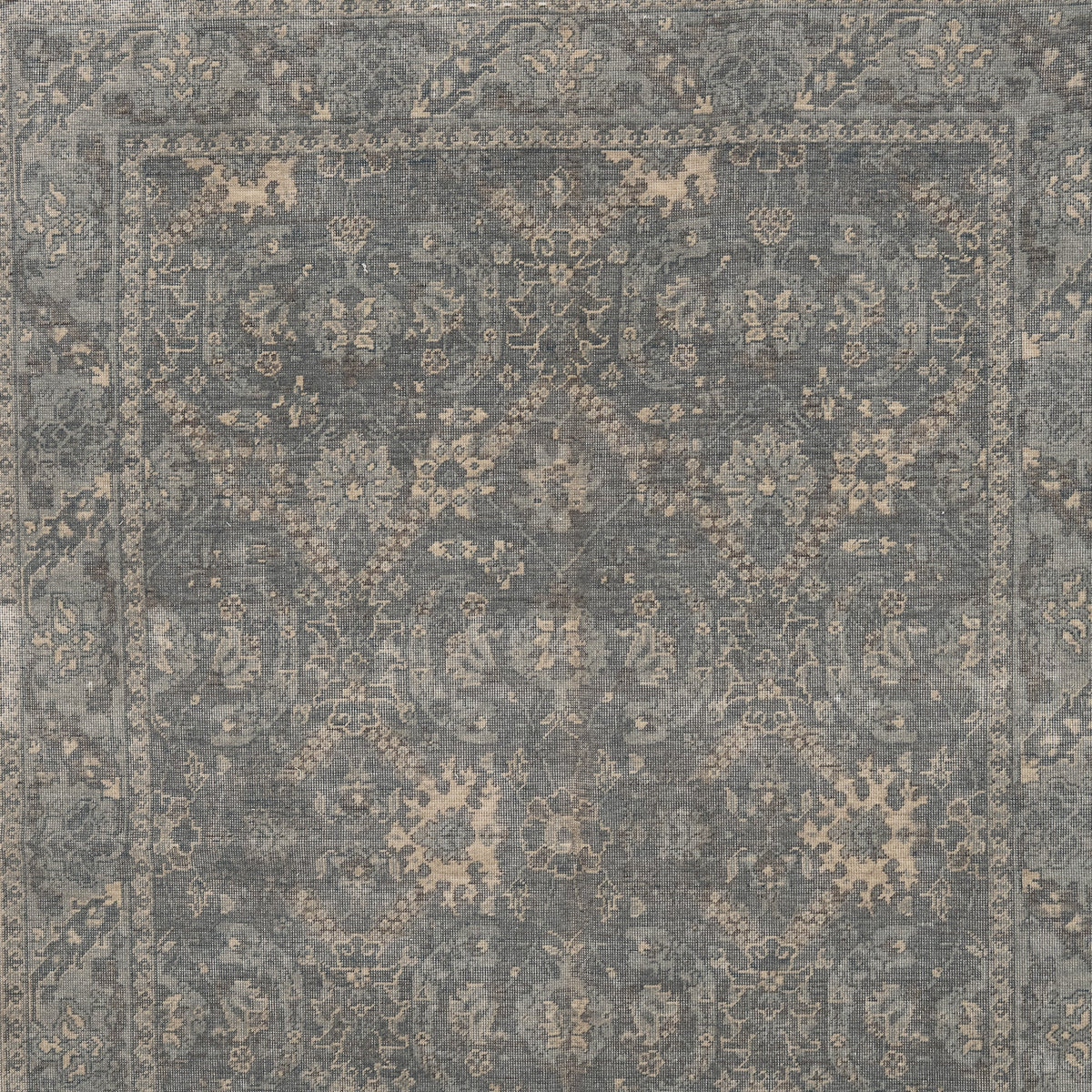 Vioniselle - Vintage Turkish Area Rug