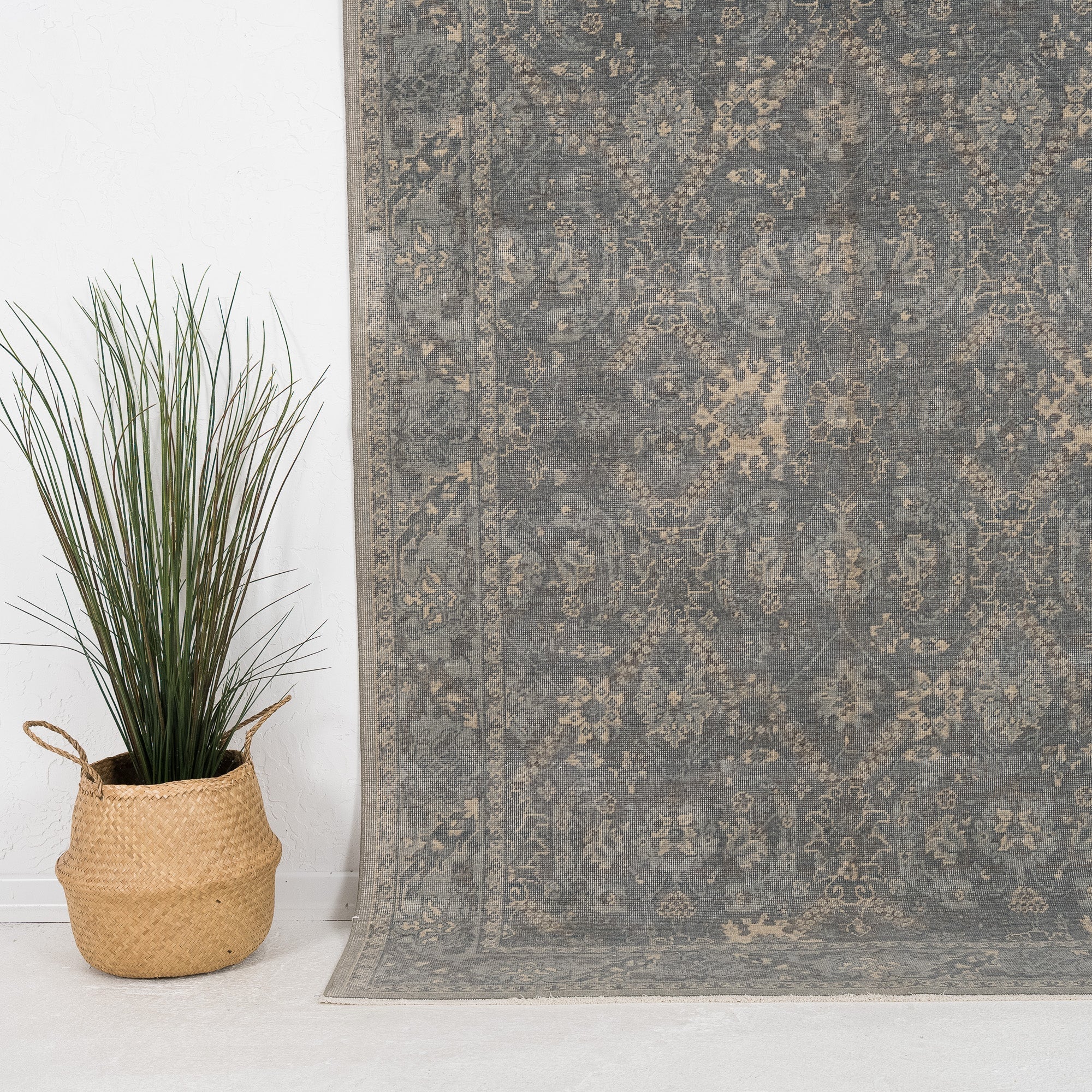 Vioniselle - Vintage Turkish Area Rug