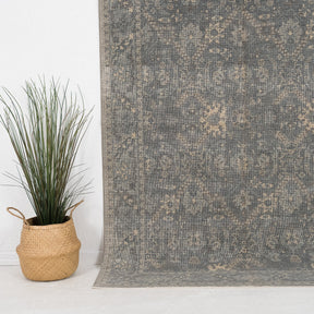 Vioniselle - Vintage Turkish Area Rug
