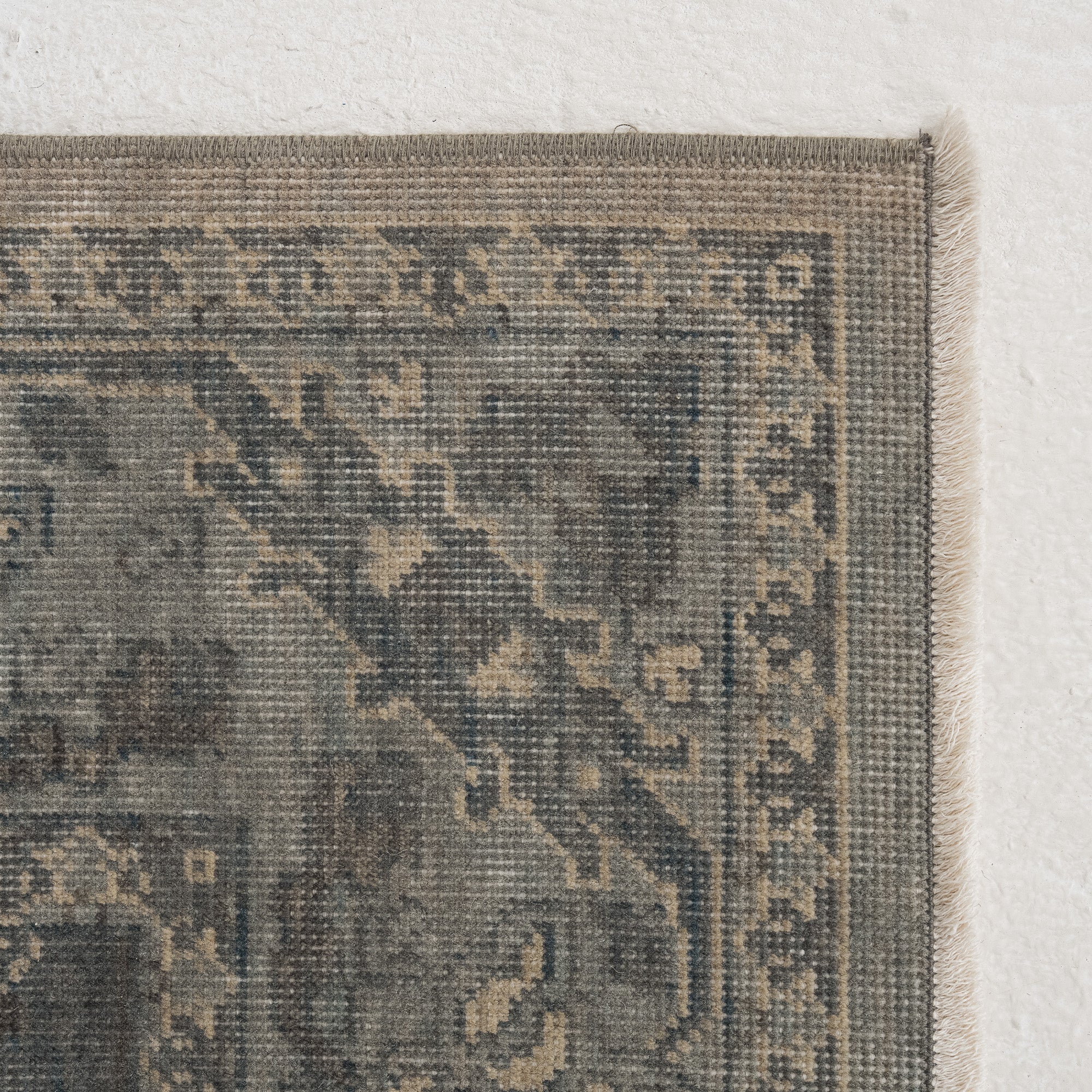 Vioniselle - Vintage Turkish Area Rug