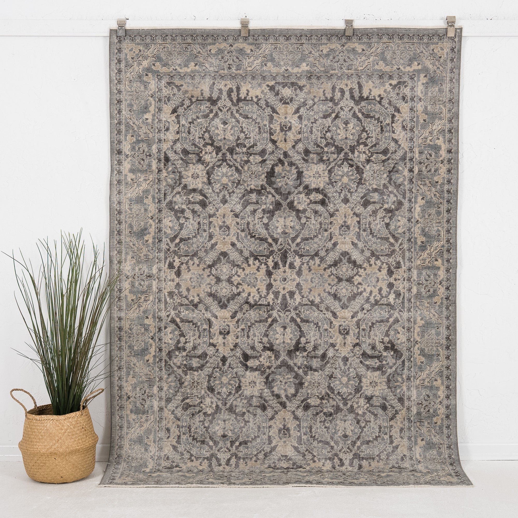 Velinara - Vintage Turkish Area Rug