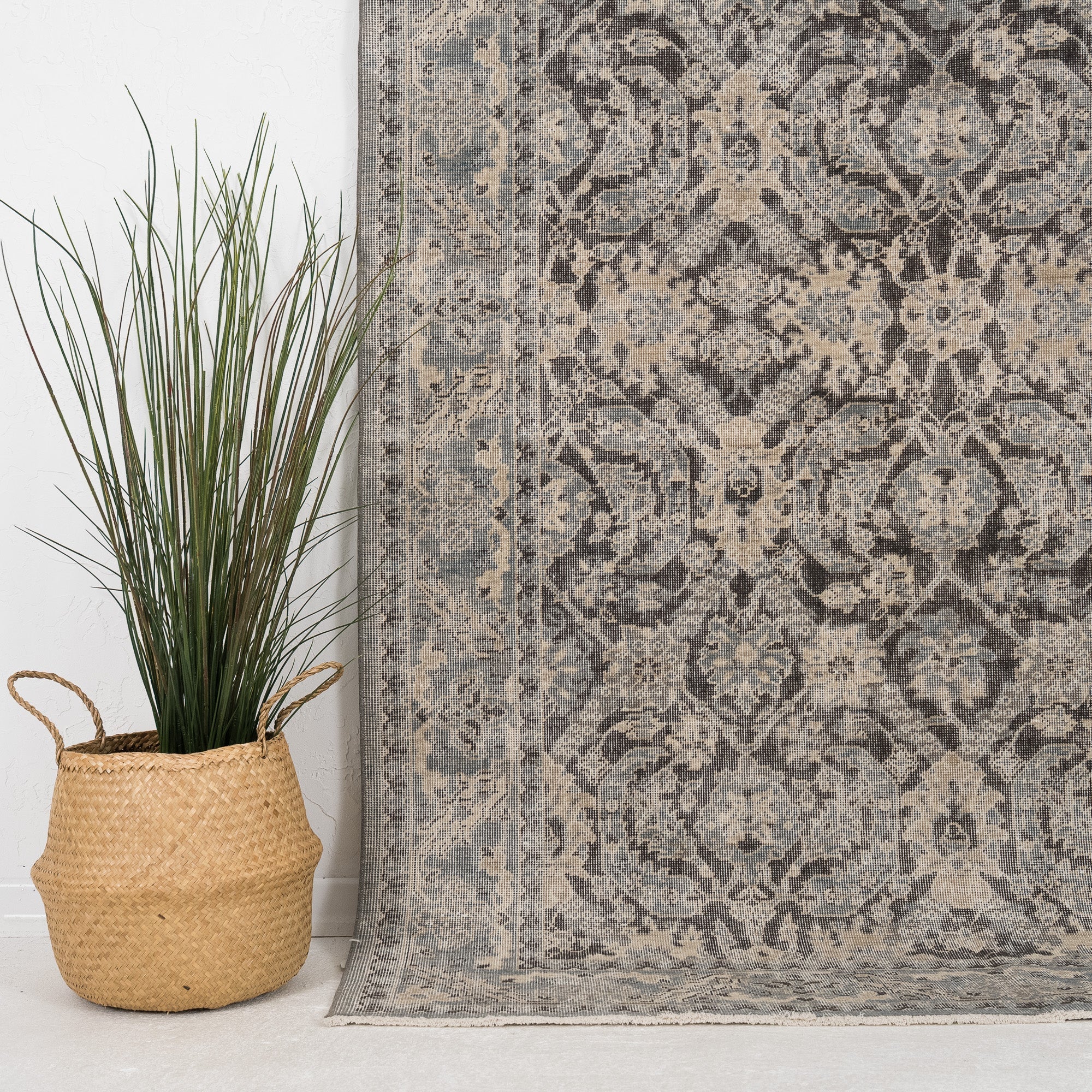 Velinara - Vintage Turkish Area Rug