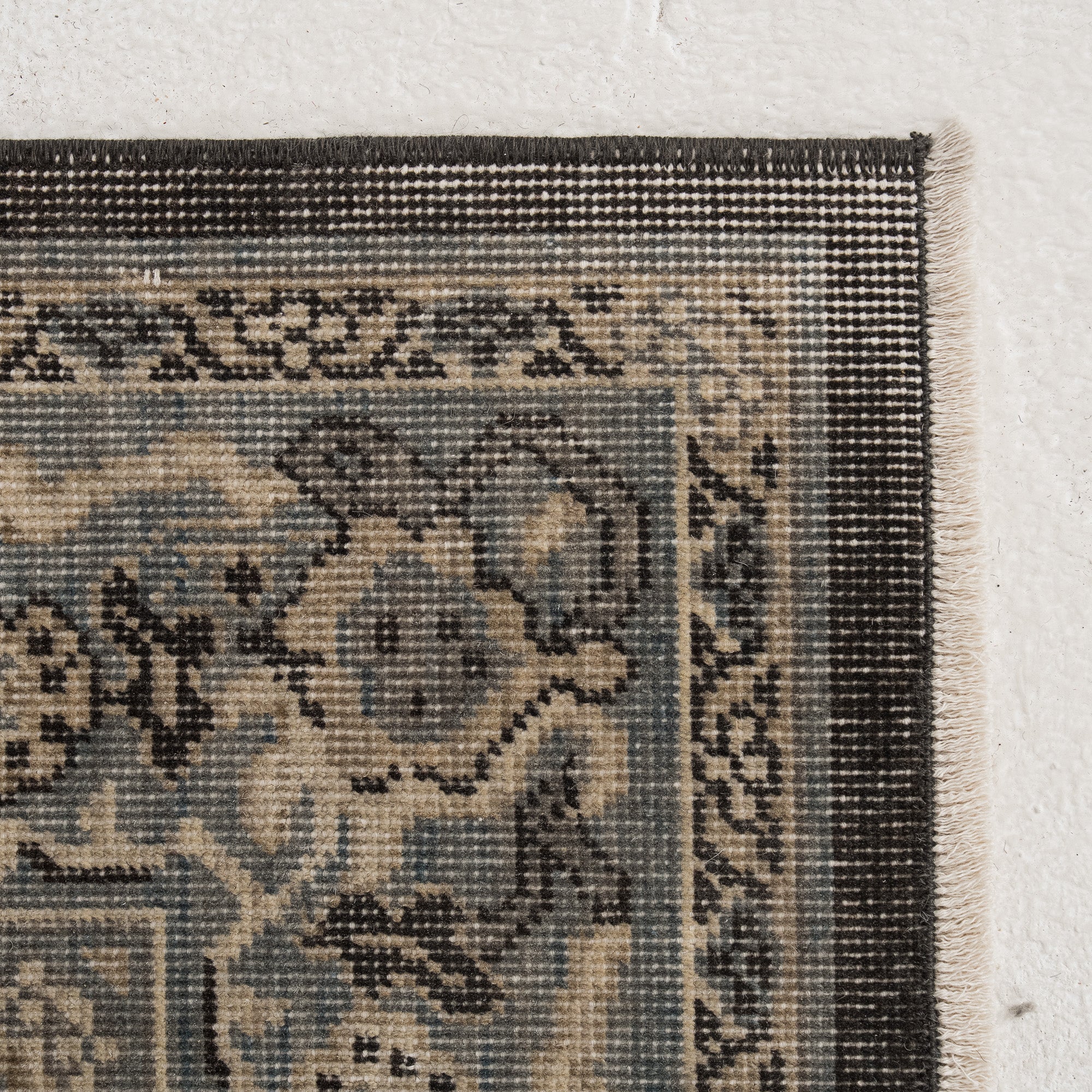 Iaeless - Vintage Turkish Area Rug