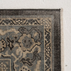 Iaeless - Vintage Turkish Area Rug