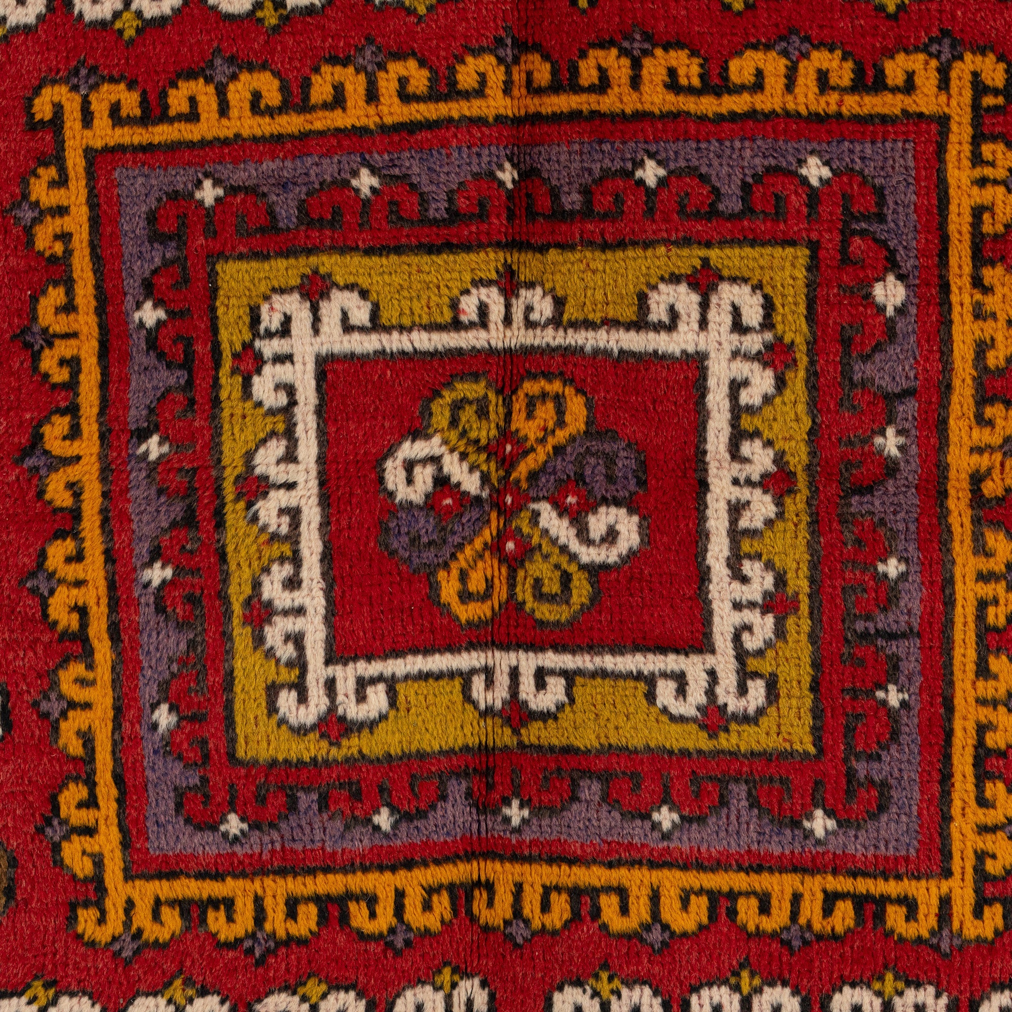 Avalora - Classic Turkish Rug, Vintage Heritage