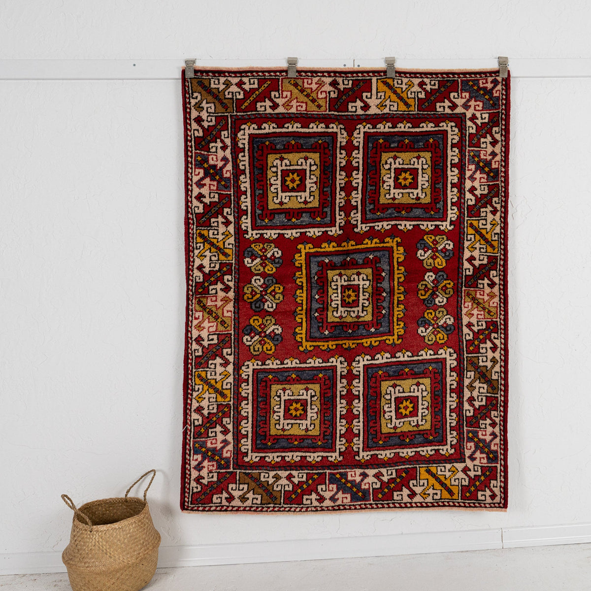 red vintage 4x6 accent rug - perfect for the living room, bedroom, office, dining room, entryway